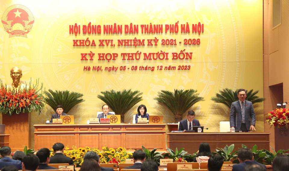 Dự án bãi đỗ xe chậm triển khai: 3 lãnh đạo Sở trả lời chất vấn - ảnh 2