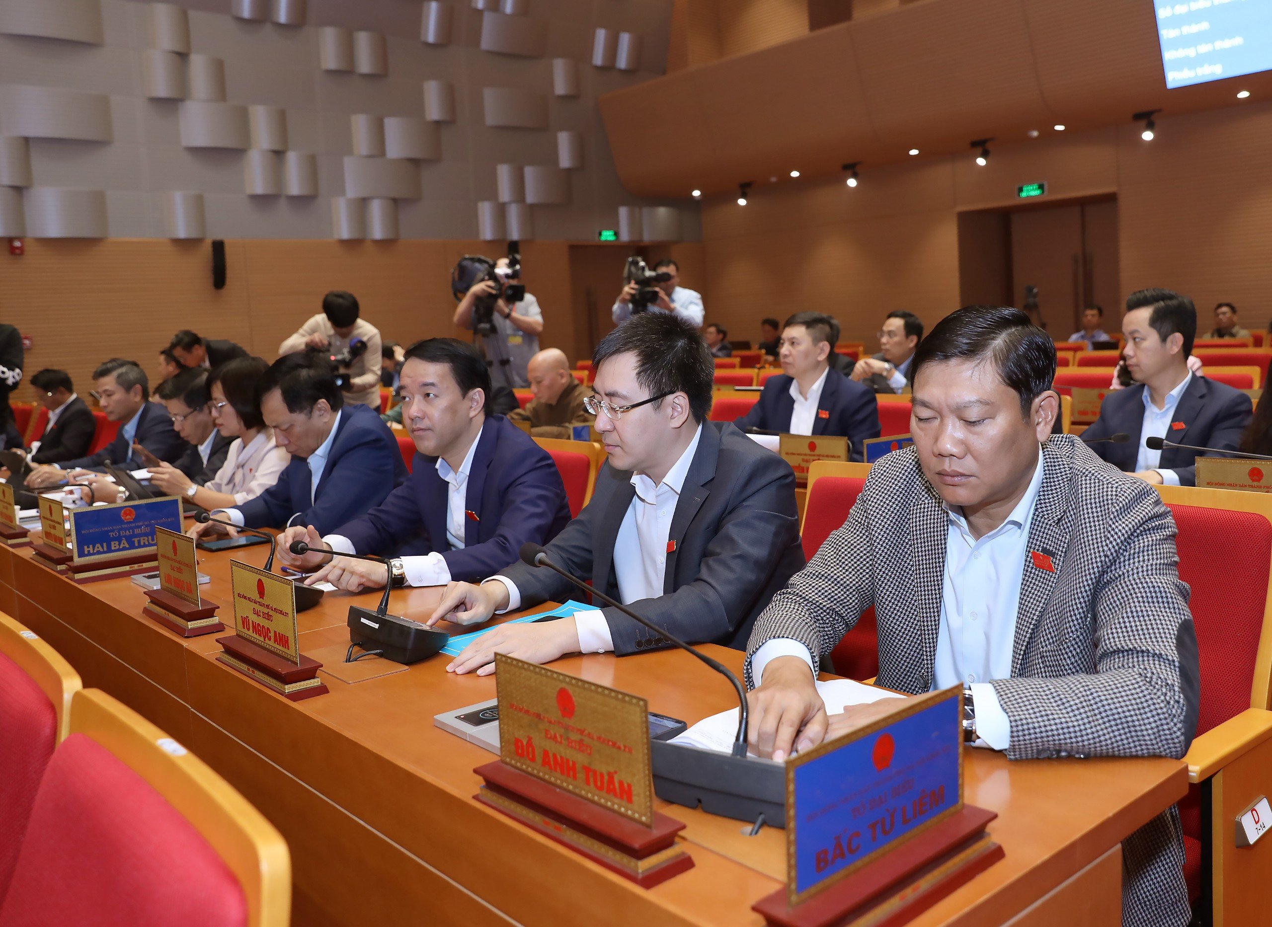 HĐND TP lựa chọn chất vấn là đúng, trúng và thiết thực - ảnh 1