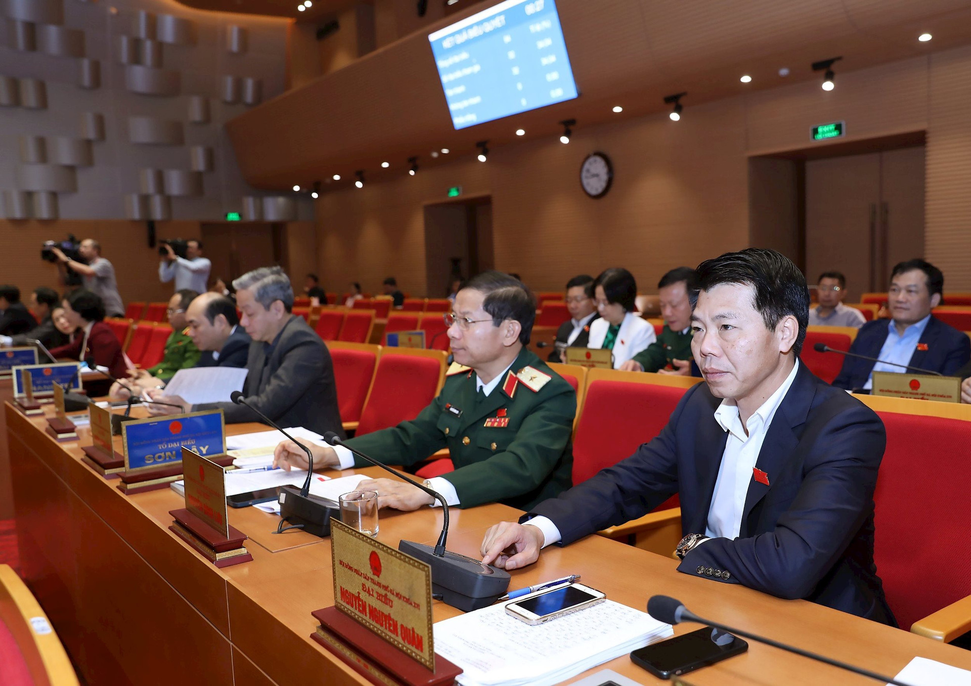 HĐND TP thông qua các nghị quyết về ngân sách, tài chính - ảnh 2