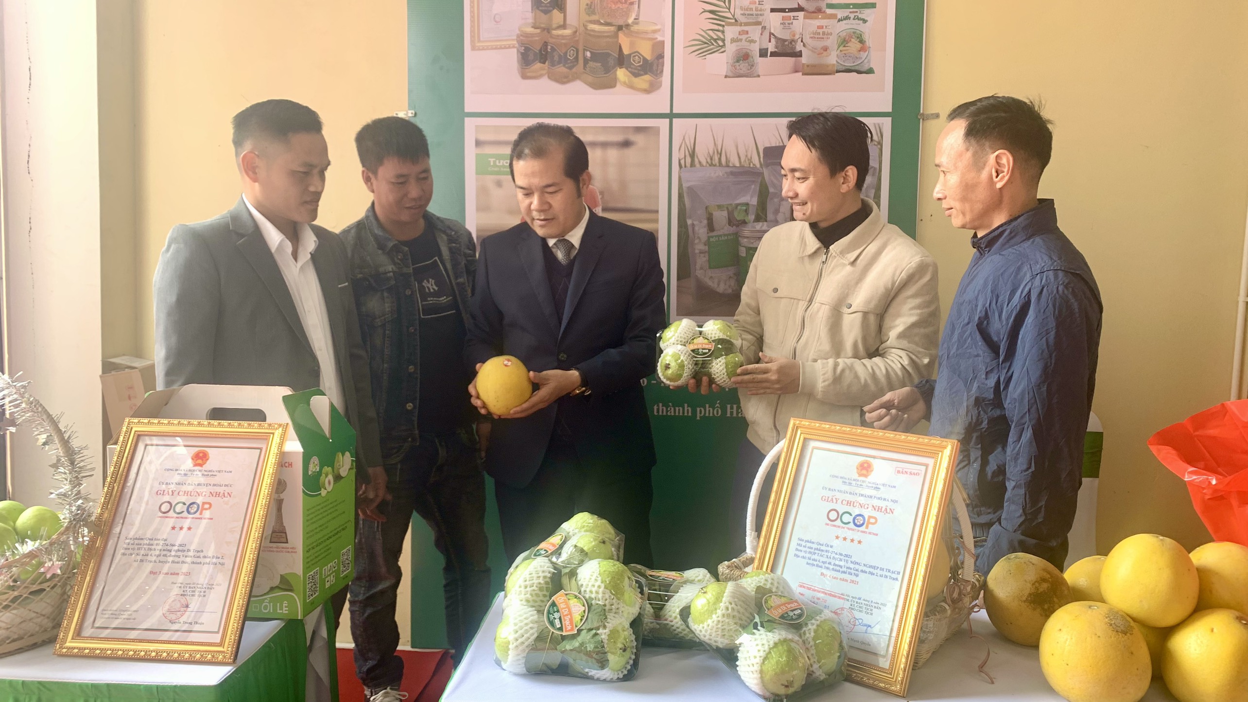 Điểm trưng bày, giới thiệu, bán sản phẩm OCOP tại khu đô thị An Lạc, xã Vân Canh - ảnh 5