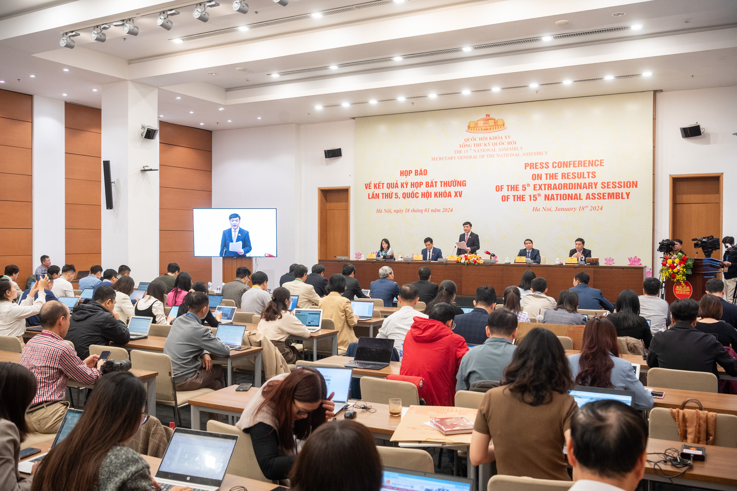 Minh bạch, ổn định và bền vững của hệ thống ngân hàng và các tổ chức tín dụng - ảnh 2