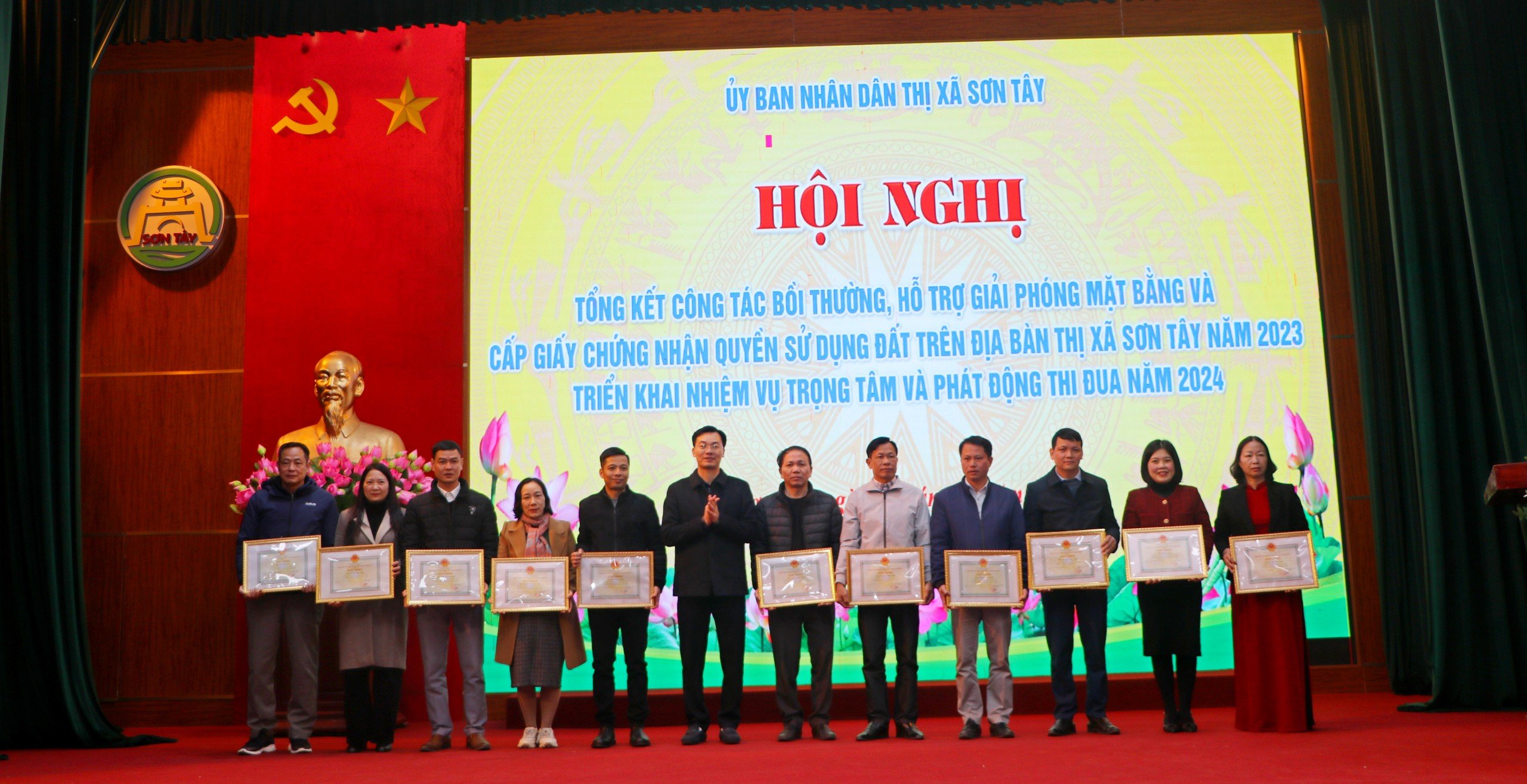 Năm 2023 thị xã Sơn Tây thực hiện 20 dự án, thu hồi hơn 59ha - ảnh 1