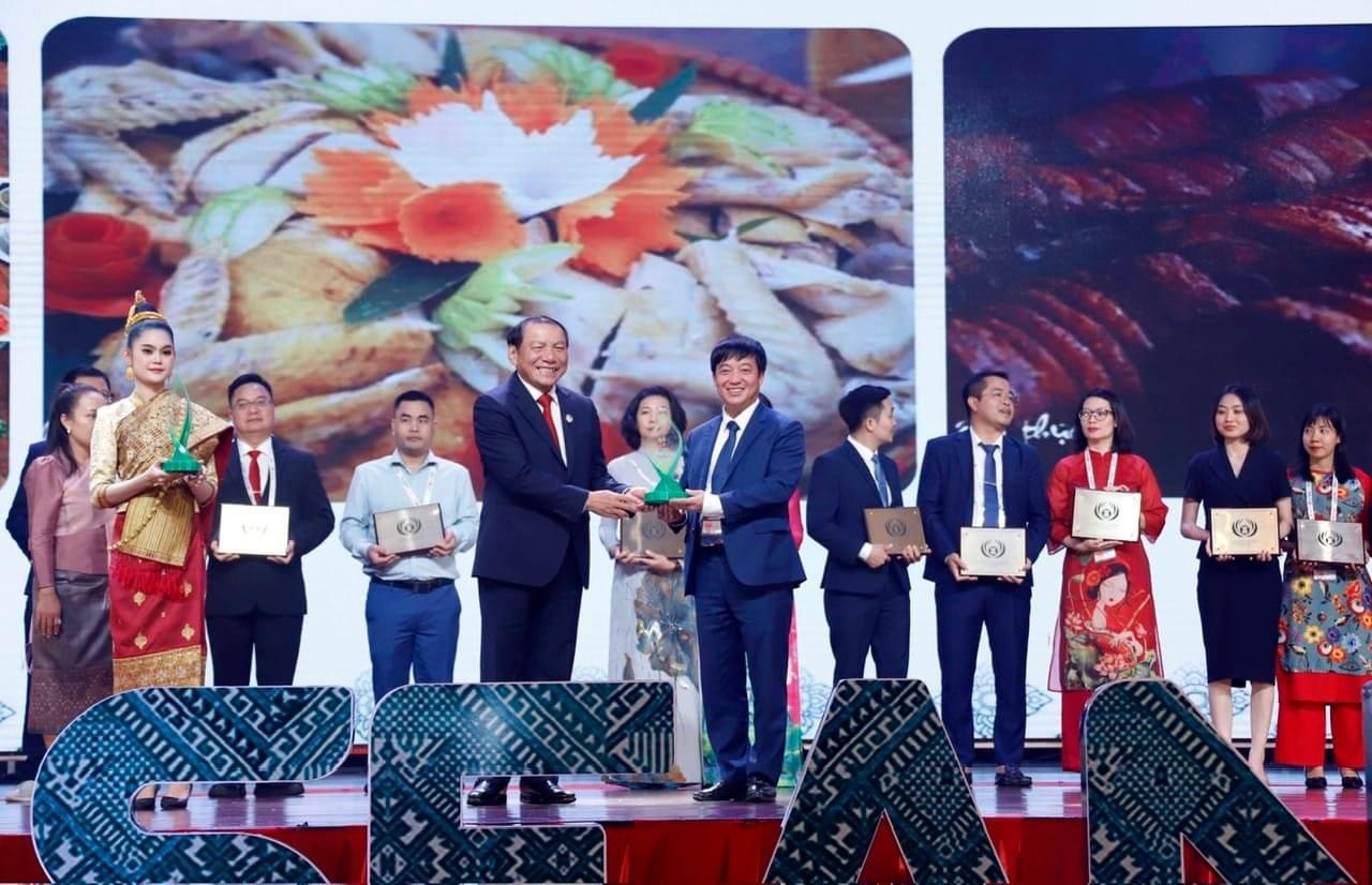 Ẩm thực Đường Lâm được Giải thưởng Sản phẩm Du lịch bền vững ASEAN 2024 - ảnh 2