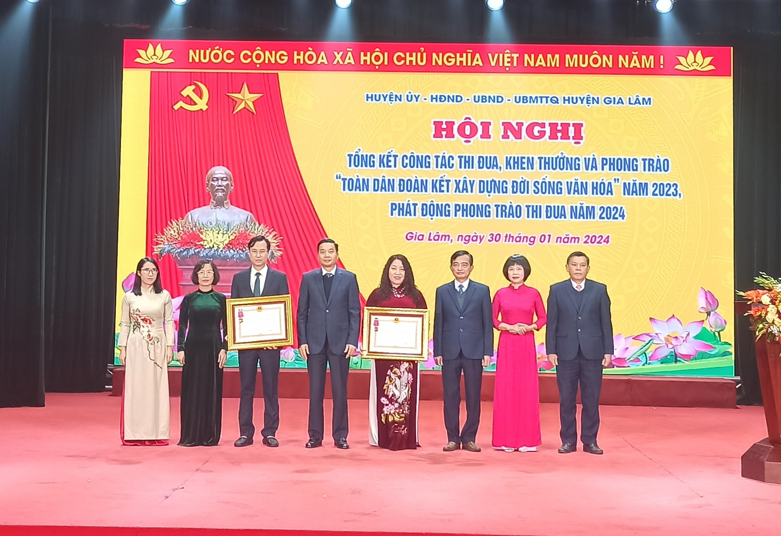Gia Lâm: Nhiều tập thể, cá nhân được khen trong phong trào thi đua yêu nước - ảnh 4