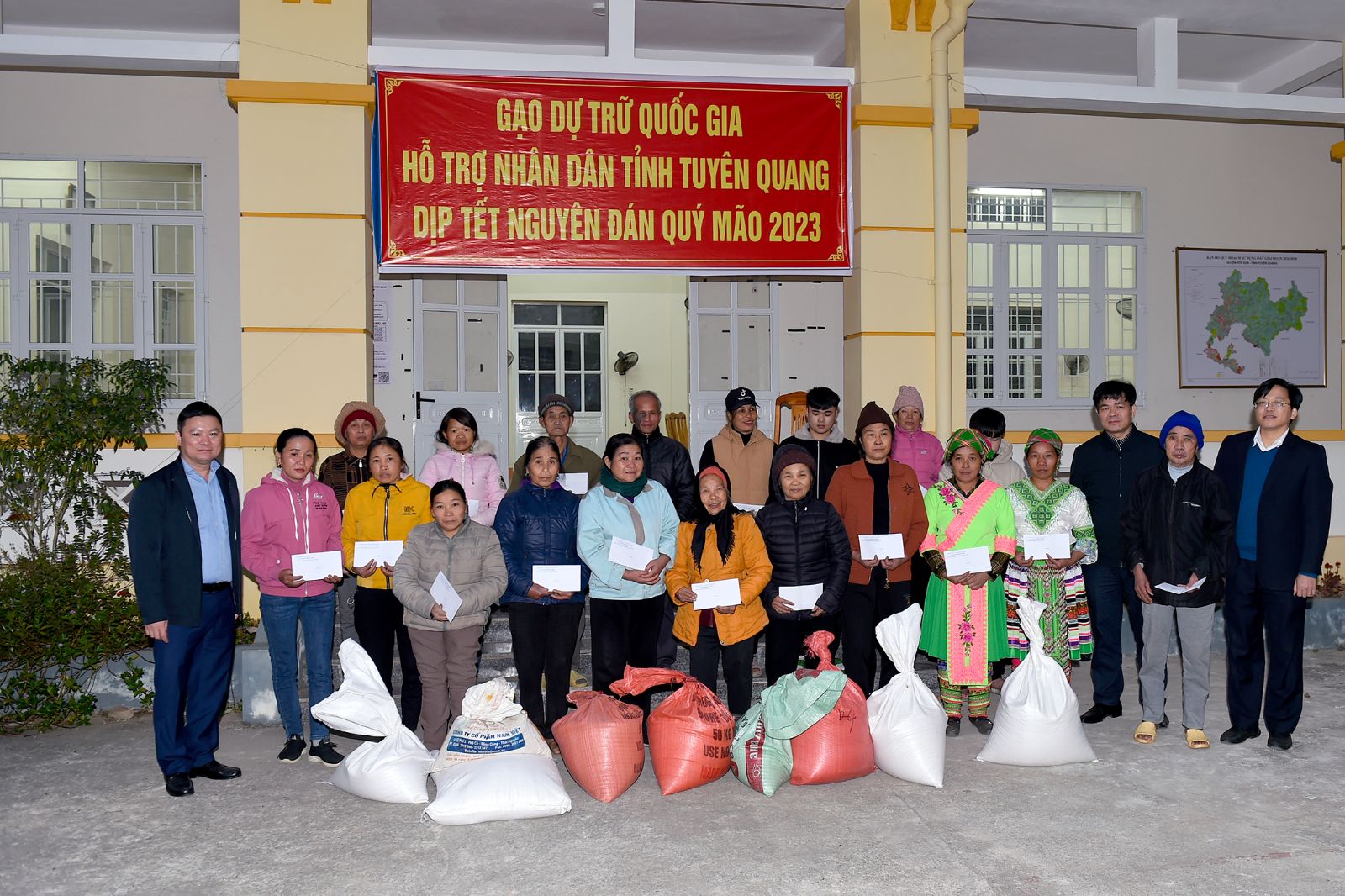Hỗ trợ hơn 12.7 nghìn tấn gạo cho người dân dịp Tết Nguyên đán Giáp Thìn và giáp hạt - ảnh 1