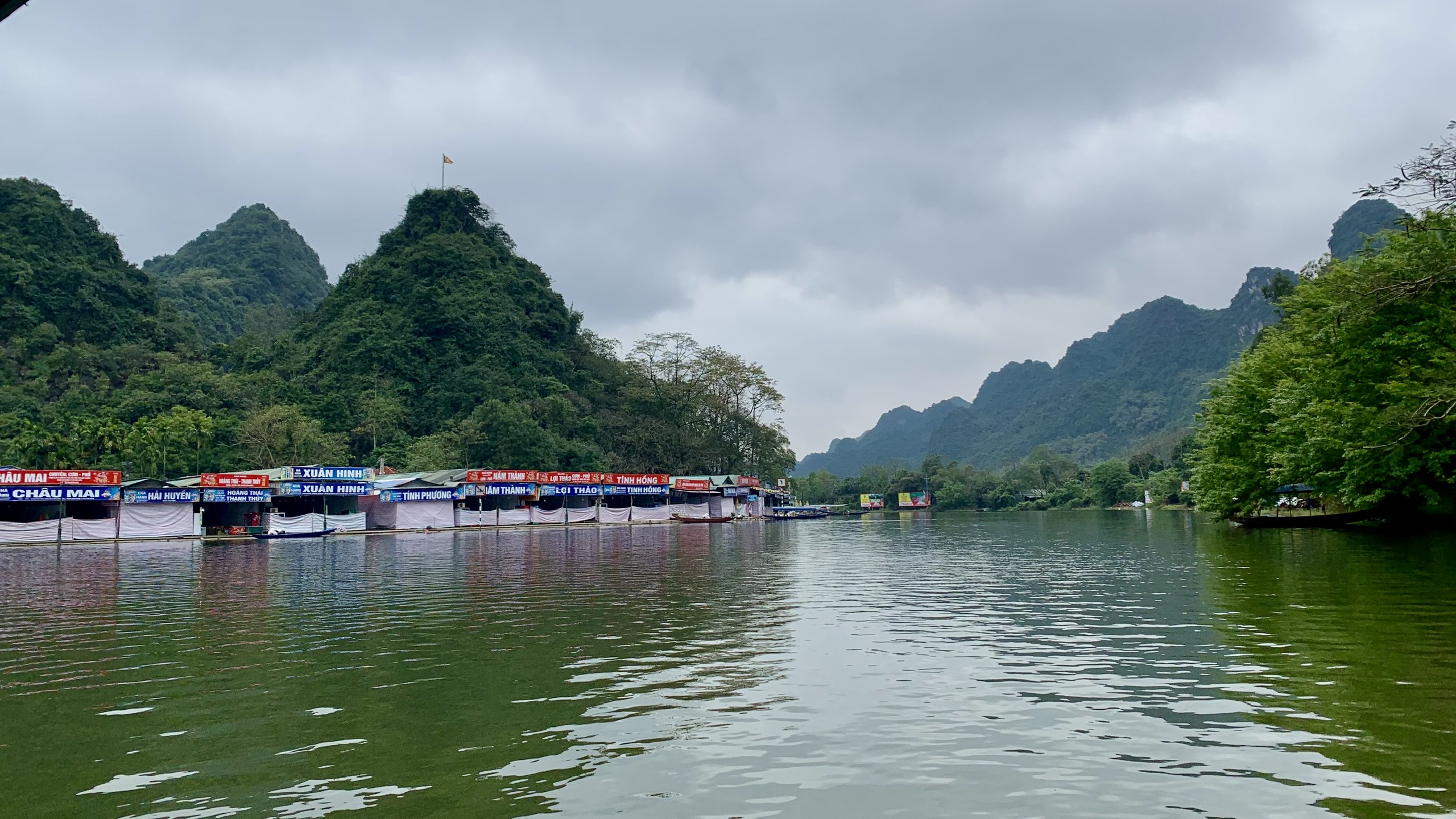 Không gian linh thiêng Chùa Hương trước ngày khai hội - ảnh 1
