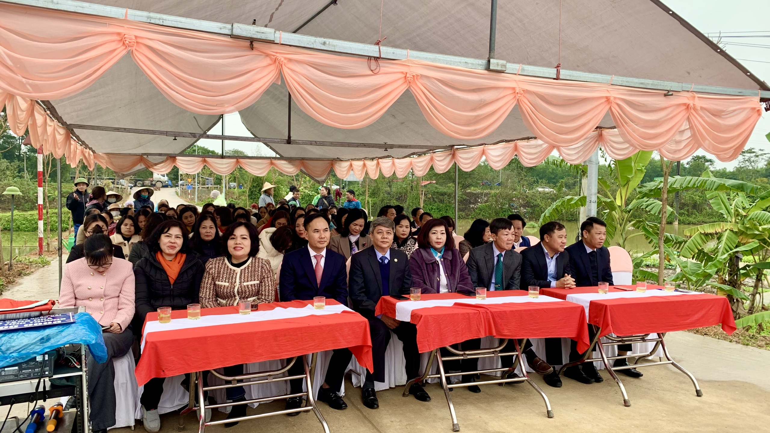 Mỗi huyện nhân rộng 3 mô hình “Phụ nữ tham gia phân loại, xử lý rác hữu cơ tại hộ gia đình“ - ảnh 5