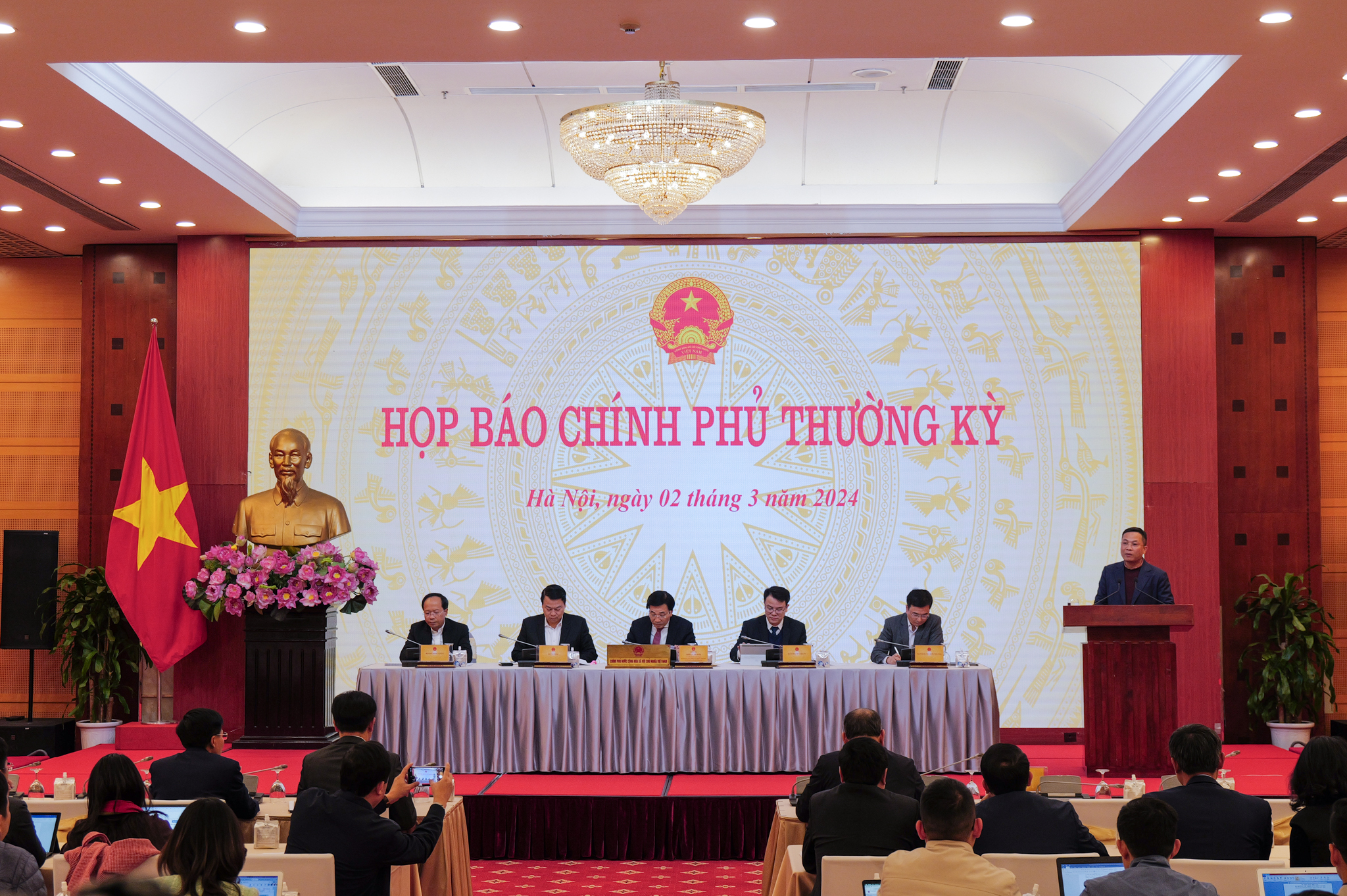 Thu hút nhà đầu tư nước ngoài: Cần nhanh chóng cải thiện trình độ của người lao động Việt Nam - ảnh 2
