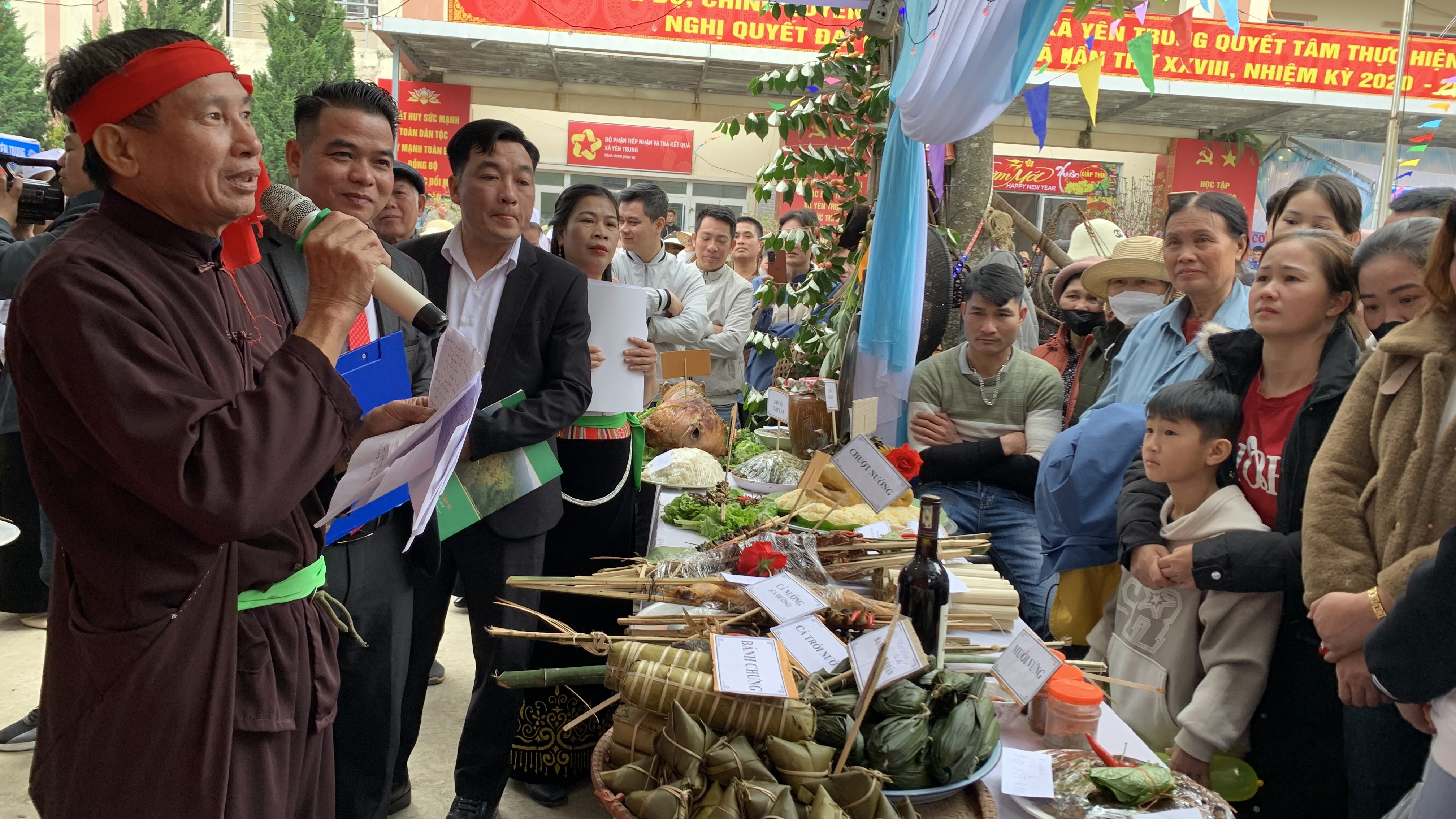 Chiêng vang rộn ràng ngày hội văn hóa Mường xã Yên Trung - ảnh 3