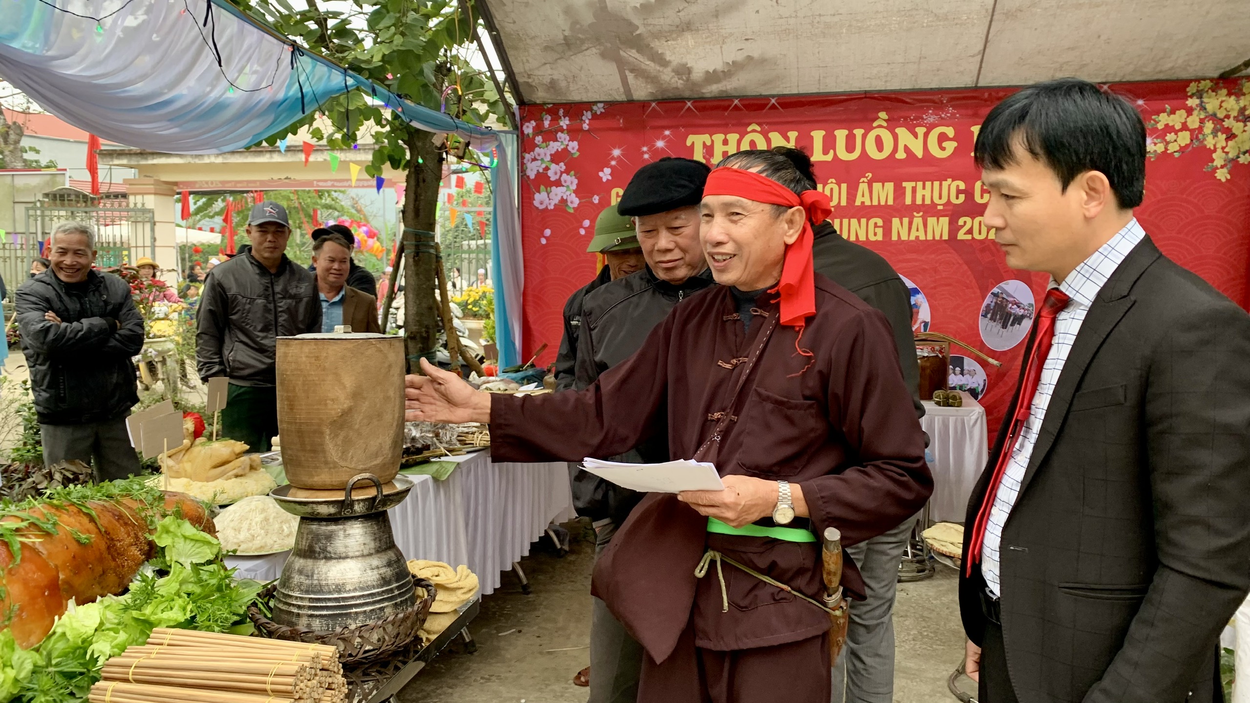 Chiêng vang rộn ràng ngày hội văn hóa Mường xã Yên Trung - ảnh 6