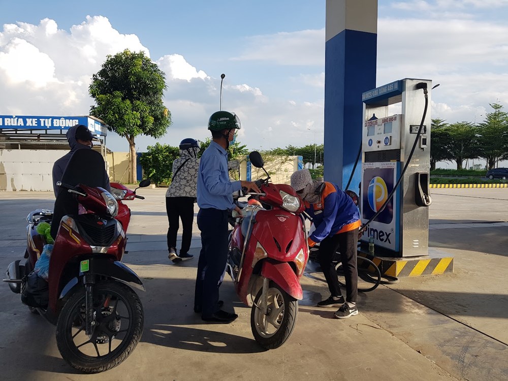 Giá xăng dầu đồng loạt tăng - ảnh 1