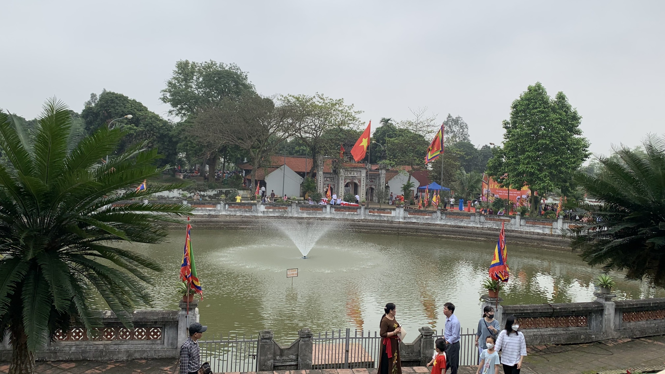 Hàng nghìn phụ nữ rước kiệu tại Lễ hội Phụng Nghênh nhớ ơn mẹ Thánh Gióng - ảnh 4