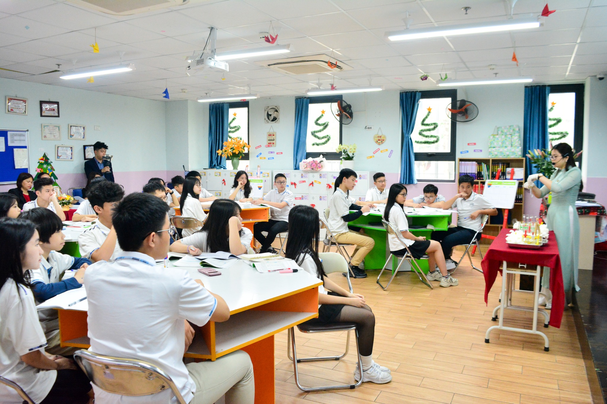 Chính phủ quy định về xét tặng danh hiệu “Nhà giáo nhân dân” và “Nhà giáo ưu tú“ - ảnh 2