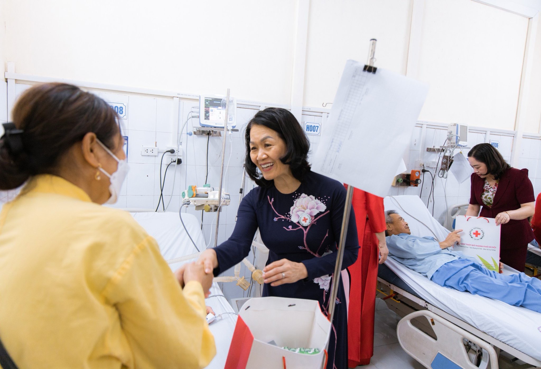 Hà Nội phát động Tháng Nhân đạo năm 2024: Hành trình nhân đạo - Trao nhận yêu thương - ảnh 6