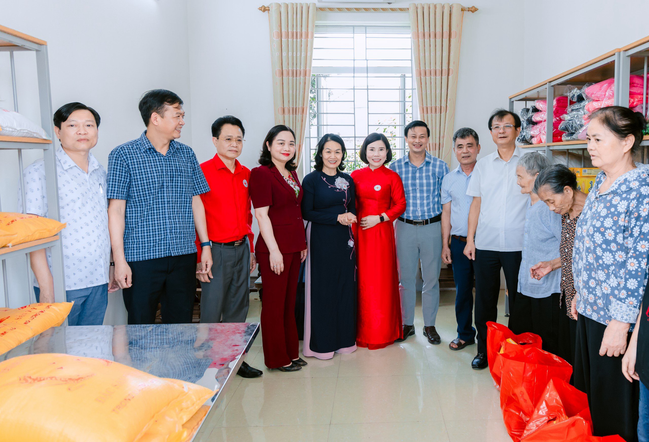 Hà Nội phát động Tháng Nhân đạo năm 2024: Hành trình nhân đạo - Trao nhận yêu thương - ảnh 7