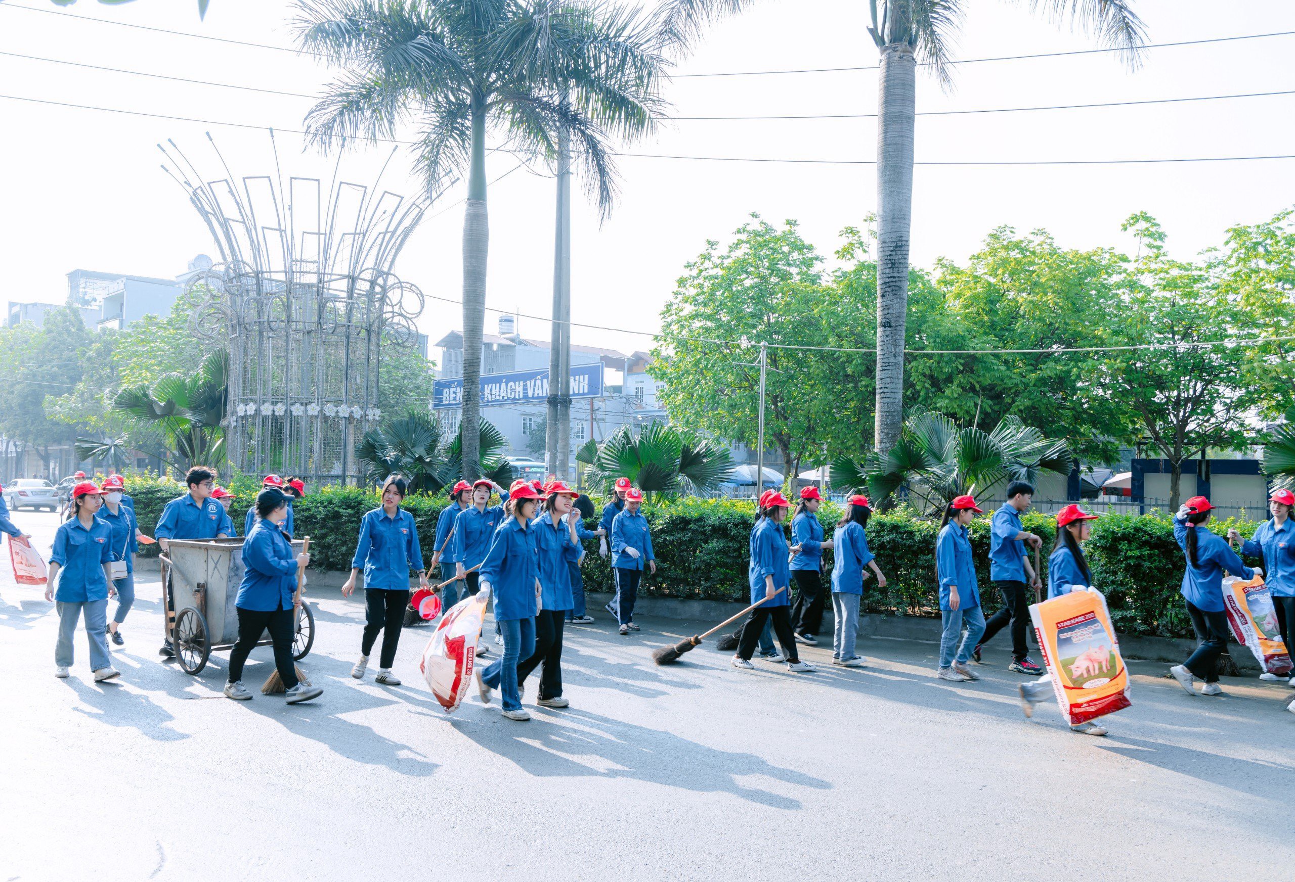 Hà Nội phát động Tháng Nhân đạo năm 2024: Hành trình nhân đạo - Trao nhận yêu thương - ảnh 8