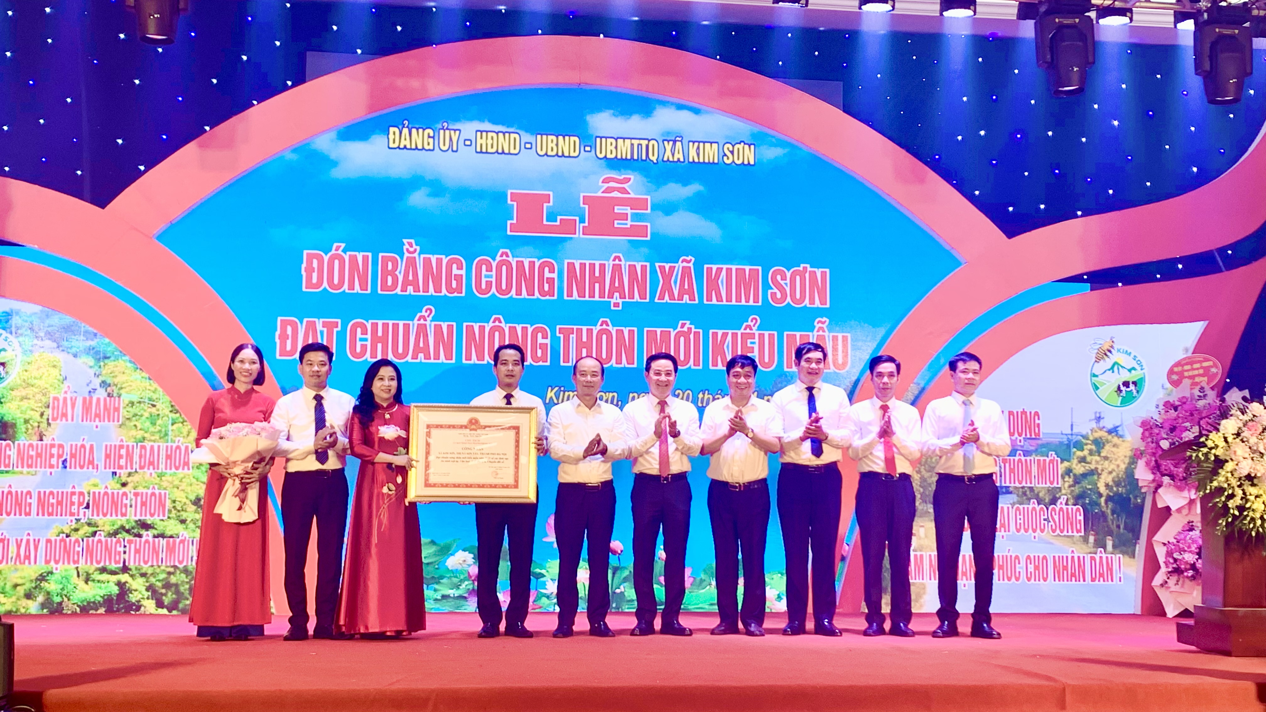 Xã Kim Sơn (Sơn Tây) đón nhận Bằng công nhận xã đạt chuẩn Nông thôn mới kiểu mẫu - ảnh 3