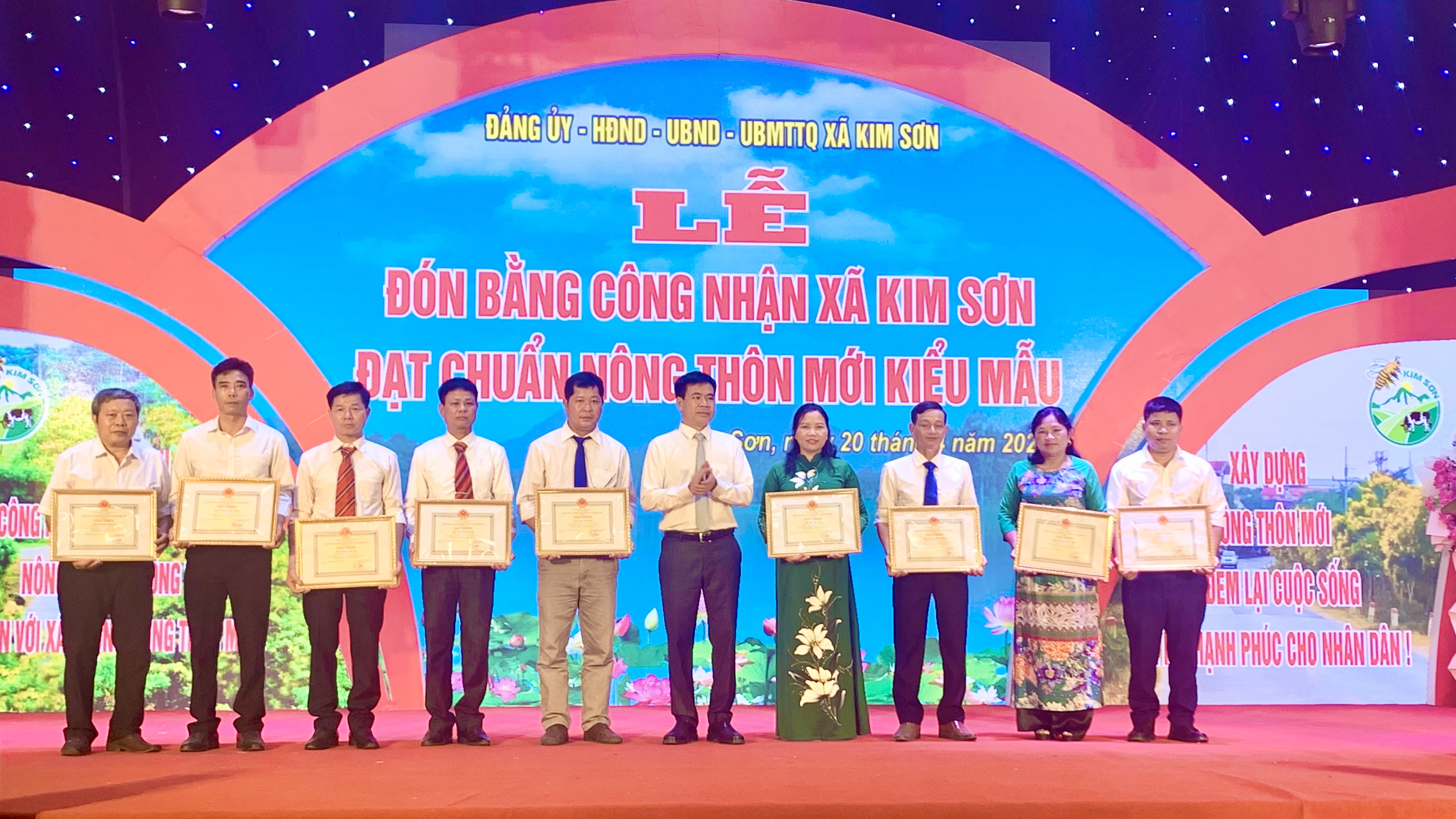 Xã Kim Sơn (Sơn Tây) đón nhận Bằng công nhận xã đạt chuẩn Nông thôn mới kiểu mẫu - ảnh 6