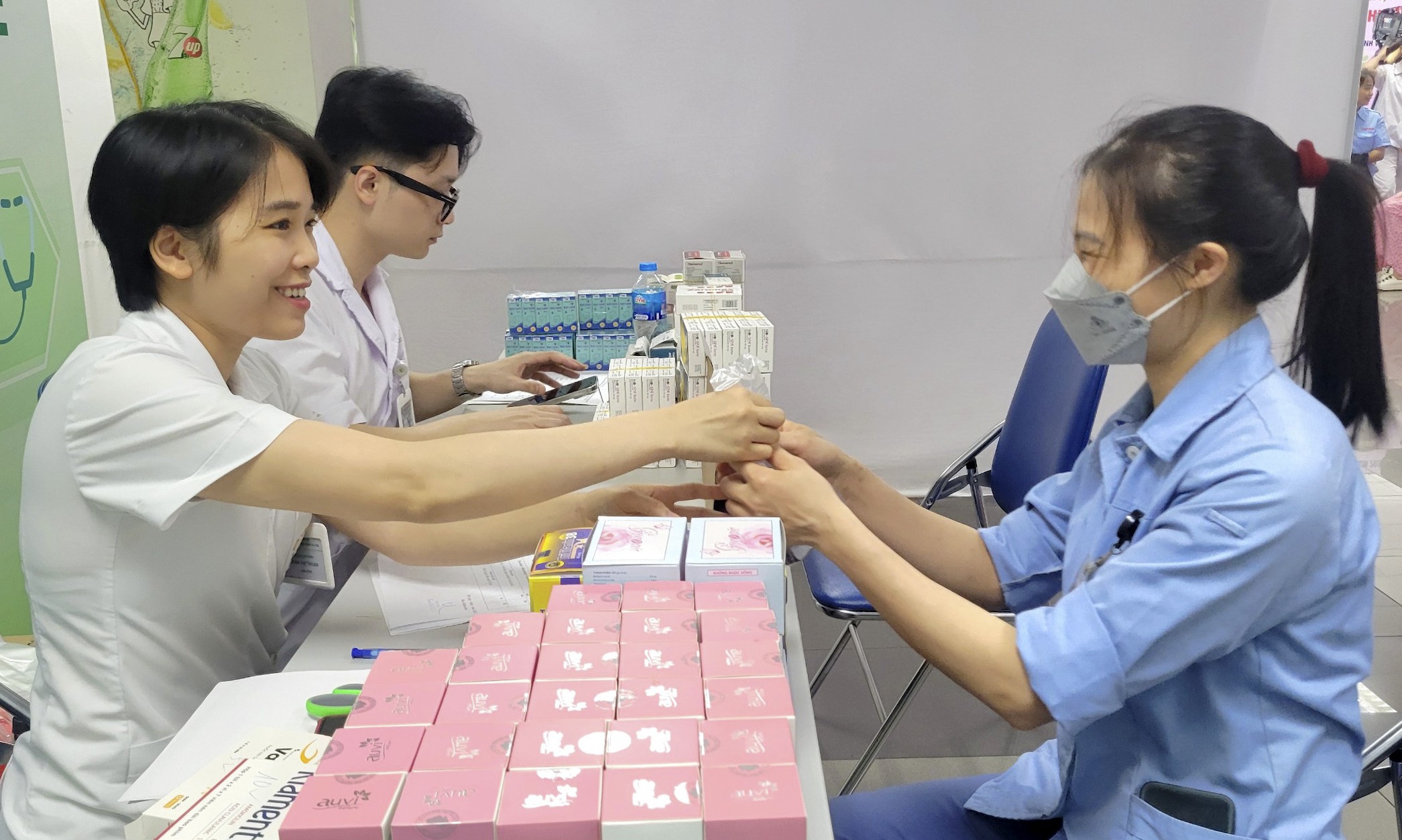 Hơn 600 công nhân Khu Công nghiệp và chế xuất Hà Nội được khám sức khỏe miễn phí - ảnh 5