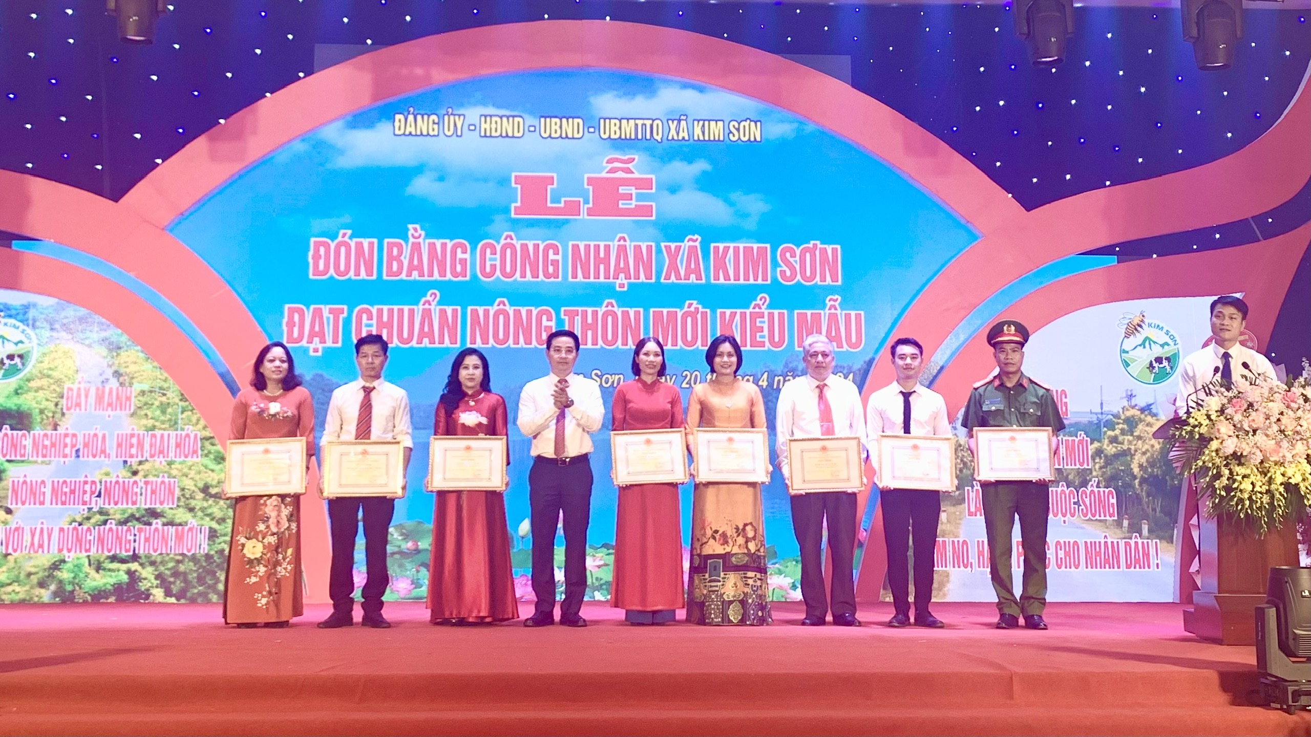 Xã Kim Sơn (Sơn Tây) đón nhận Bằng công nhận xã đạt chuẩn Nông thôn mới kiểu mẫu - ảnh 5