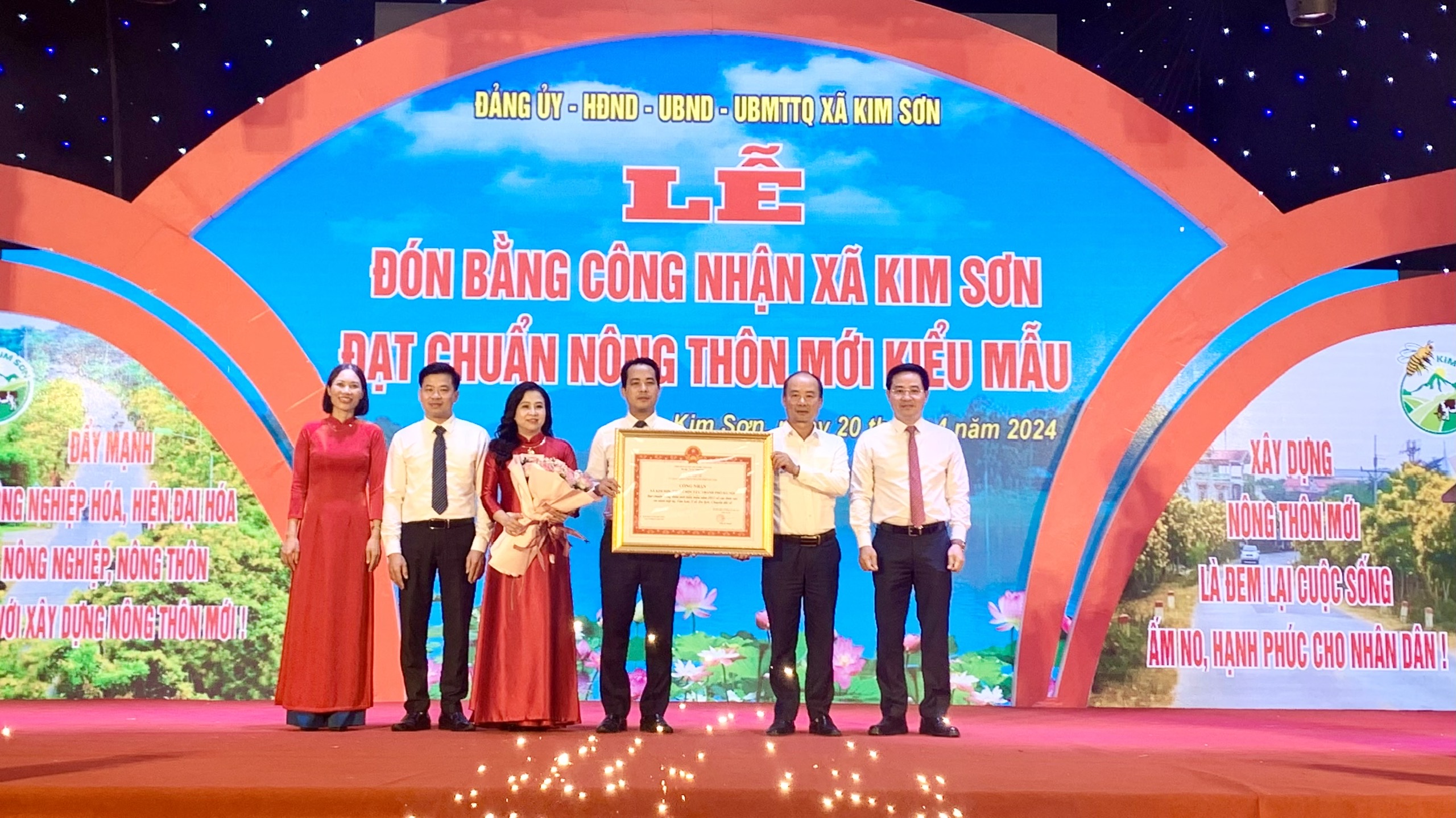 Xã Kim Sơn (Sơn Tây) đón nhận Bằng công nhận xã đạt chuẩn Nông thôn mới kiểu mẫu - ảnh 2