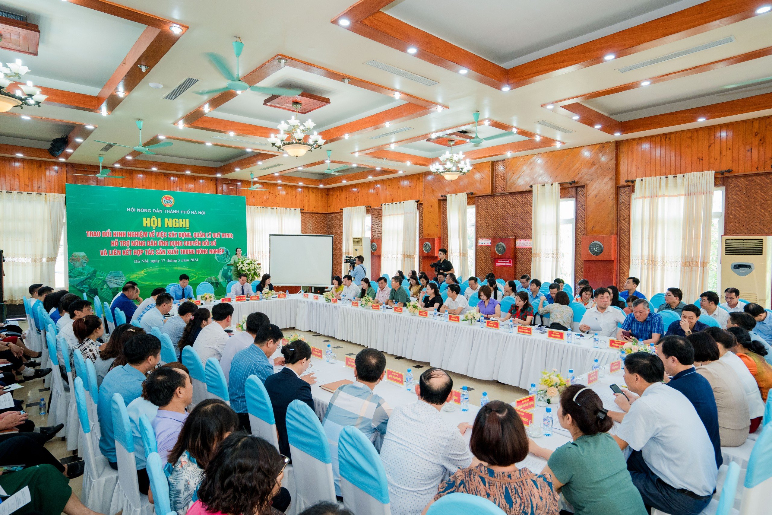 Hỗ trợ nông dân ứng dụng chuyển đổi số và liên kết hợp tác sản xuất - ảnh 1
