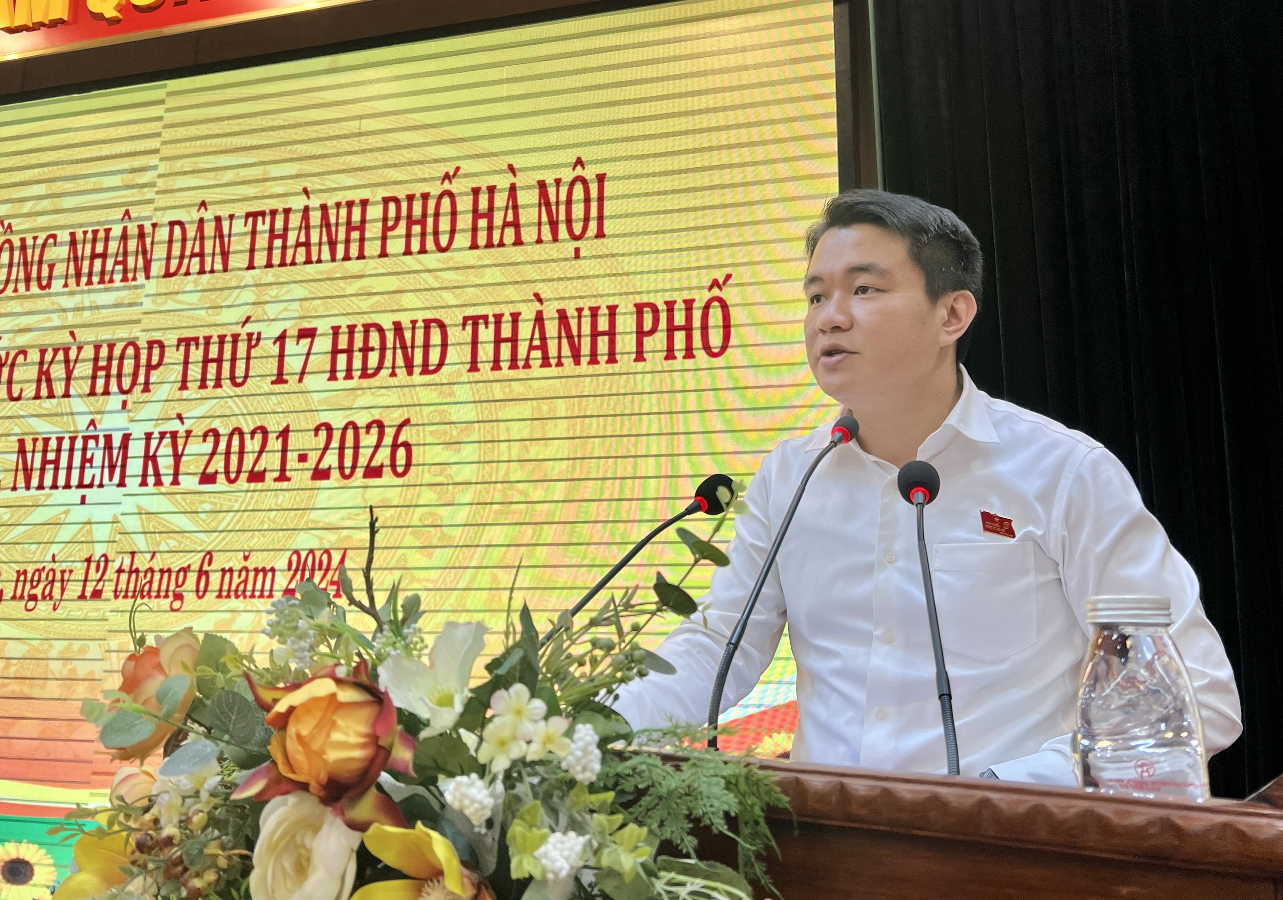 Cử tri Hoài Đức kiến nghị mở rộng vỉa hè đường gom đại lộ Thăng Long - ảnh 1