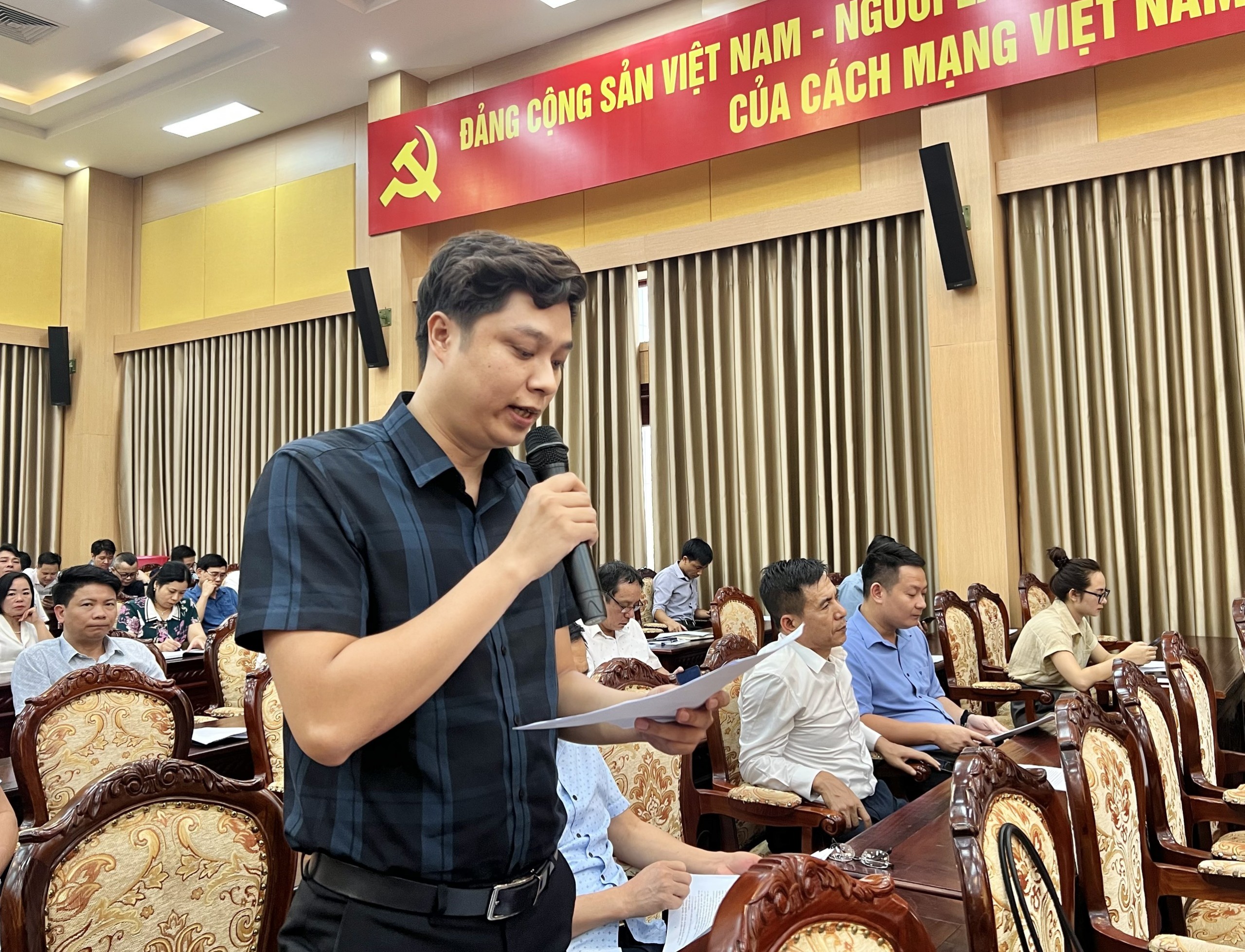 Cử tri Hoài Đức kiến nghị mở rộng vỉa hè đường gom đại lộ Thăng Long - ảnh 2