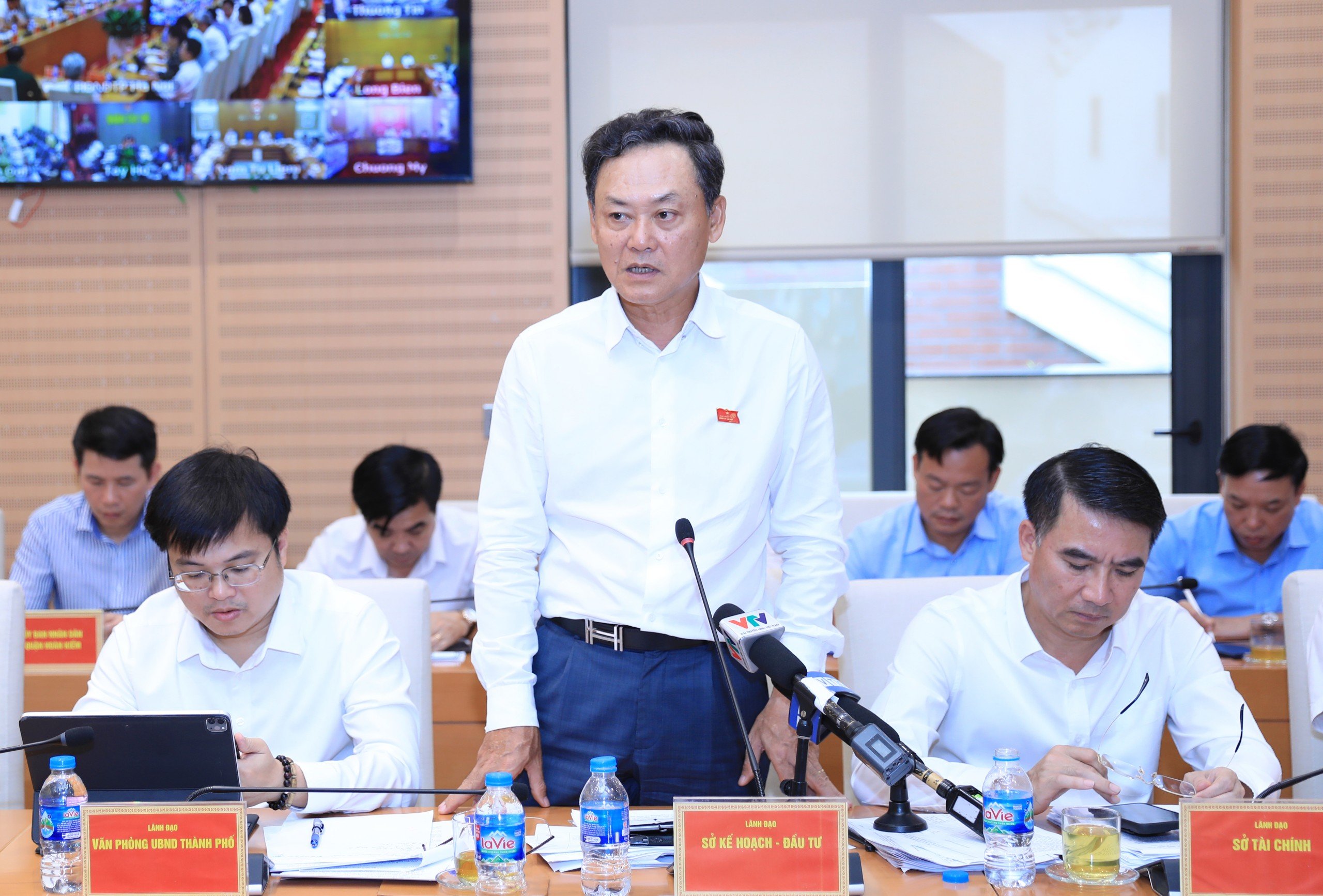 Hà Nội thiếu trầm trọng bãi đỗ xe - ảnh 2