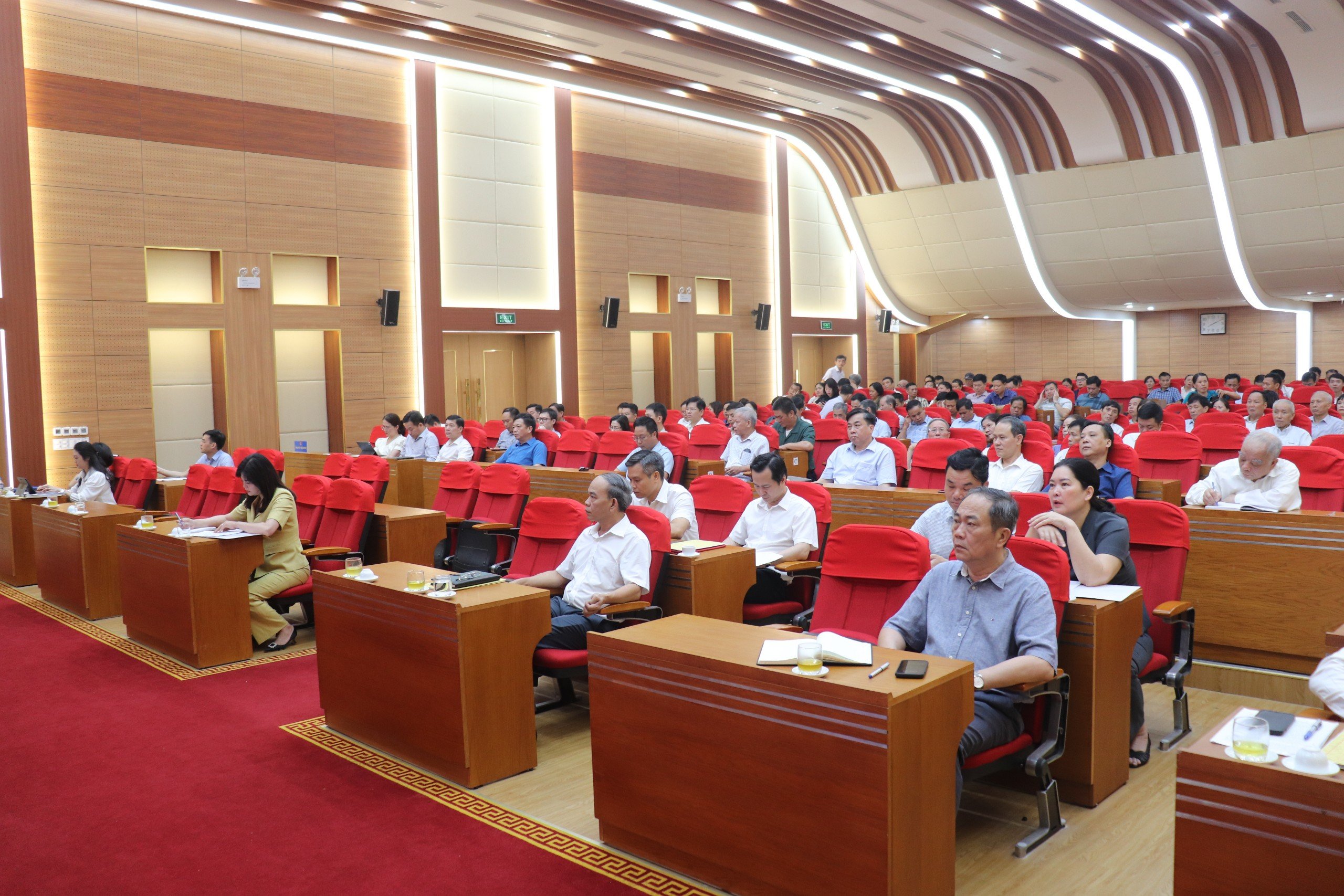 Cử tri huyện Gia Lâm kiến nghị thành phố giải quyết vấn đề ô nhiễm môi trường - ảnh 1