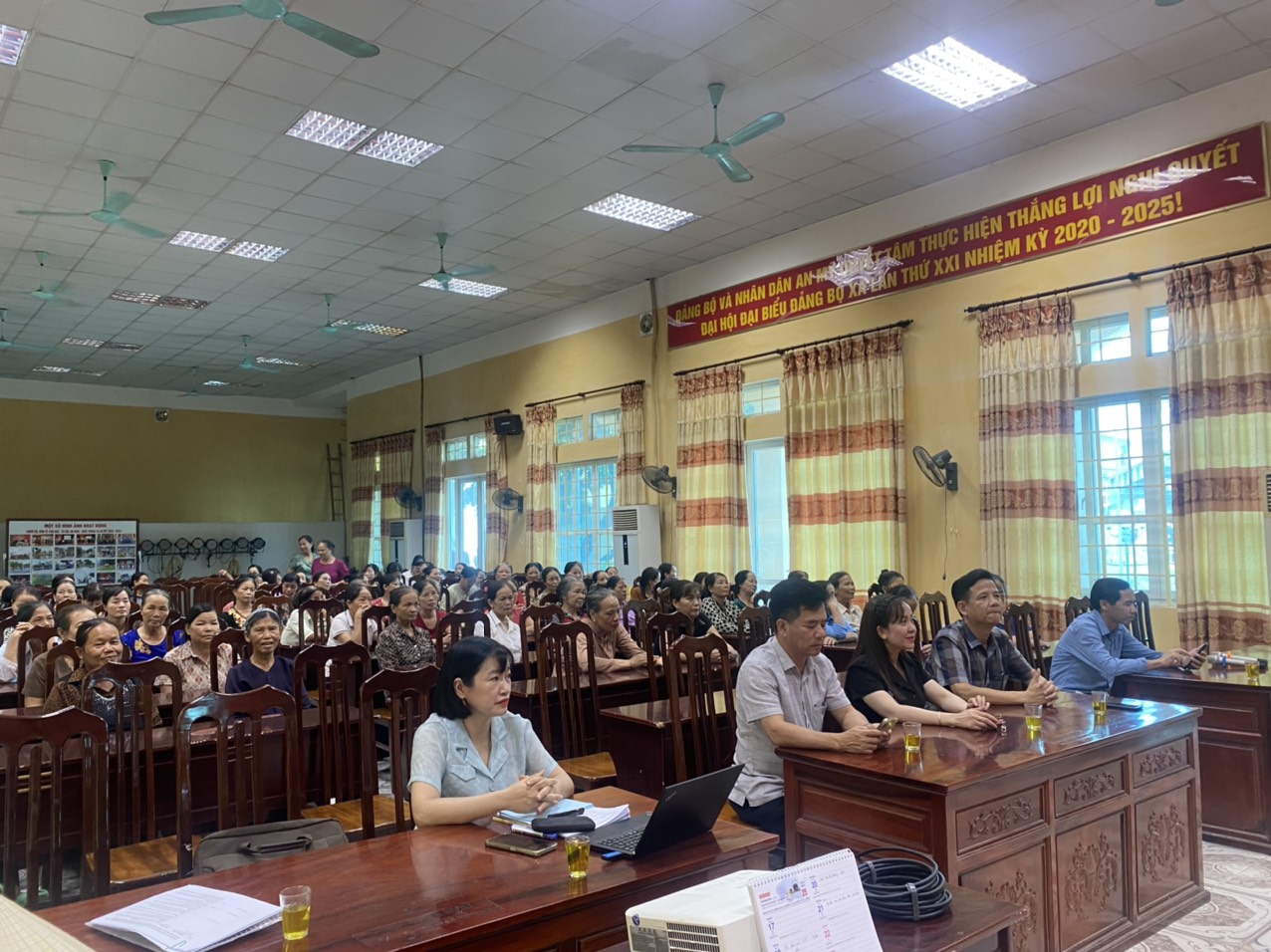 100 phụ nữ huyện Mỹ Đức được tập huấn về kinh tế tập thể, hợp tác xã - ảnh 1