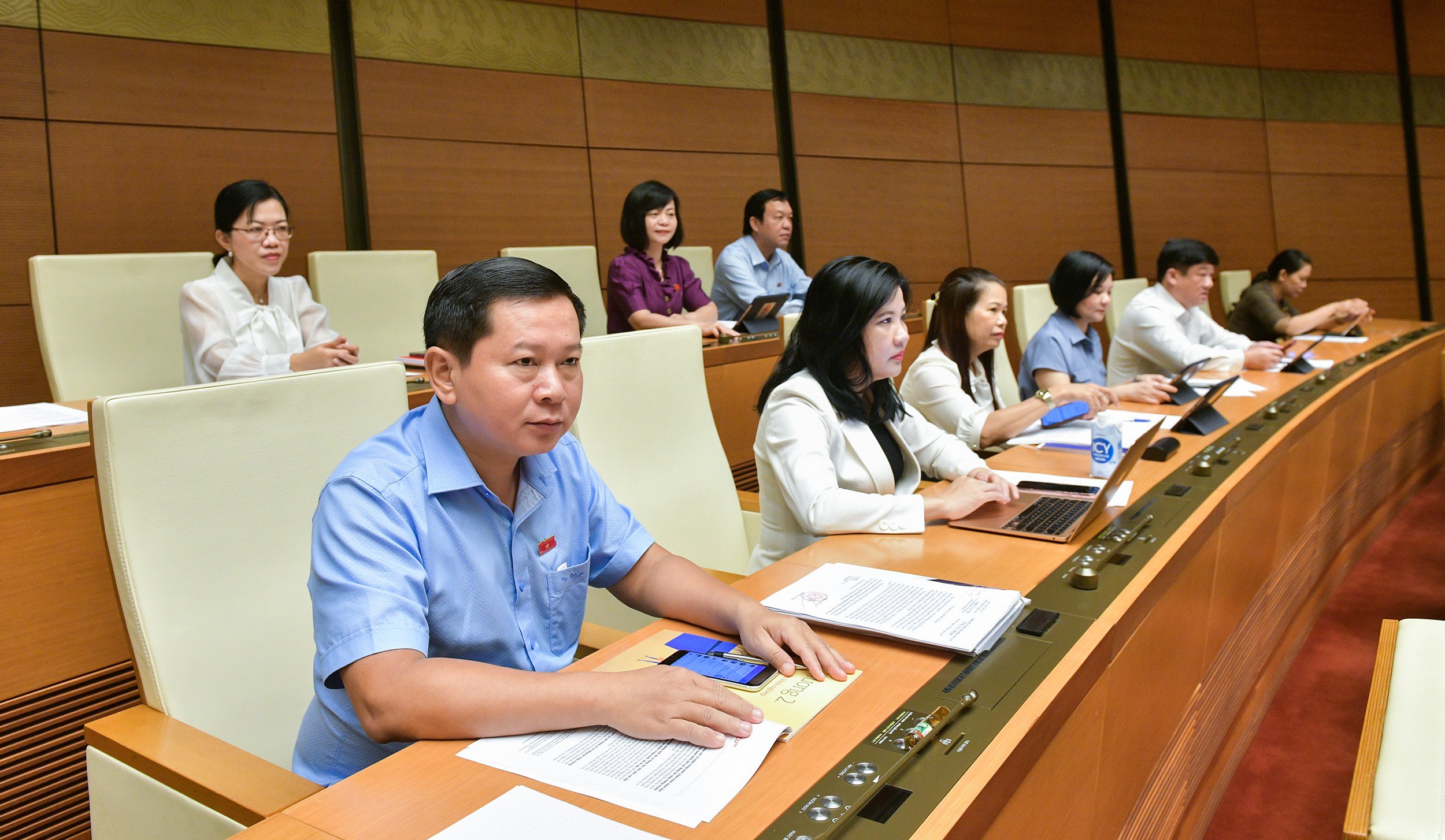Thông qua Nghị quyết về thành lập đoàn giám sát chuyên đề của Quốc hội năm 2025 - ảnh 2