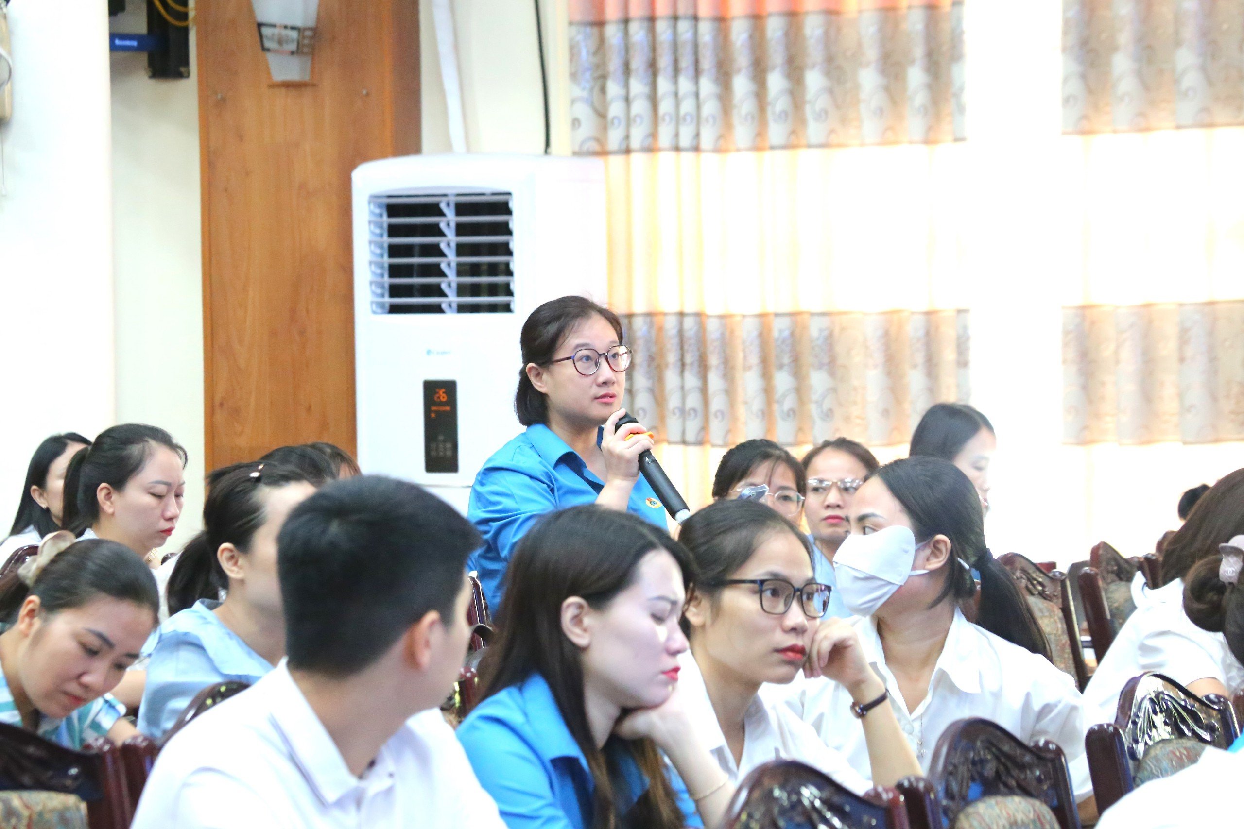 Lãnh đạo thị xã Sơn Tây đối thoại với công nhân, viên chức, lao động - ảnh 5