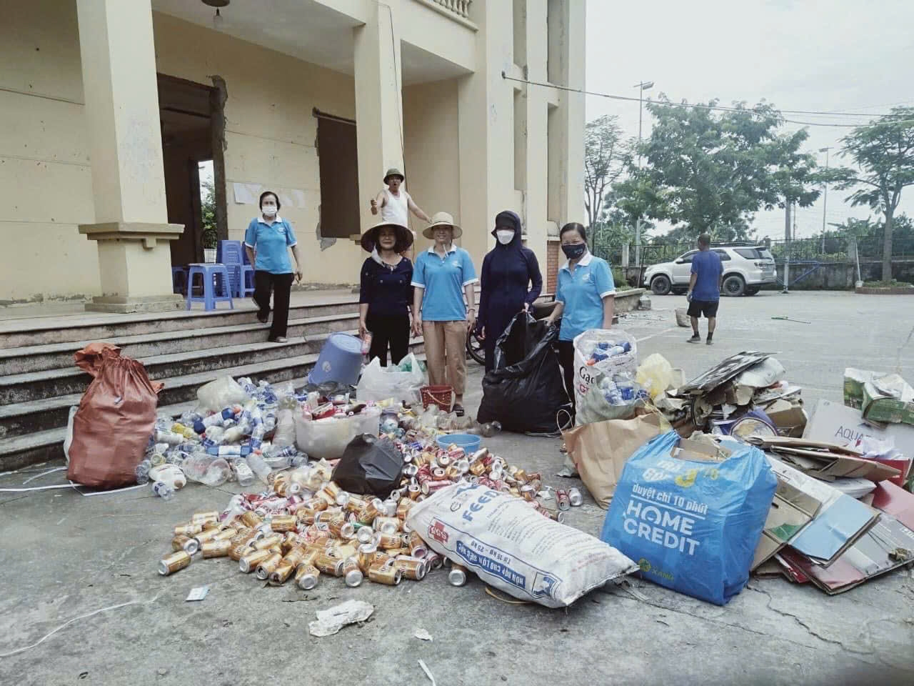 Chị em phụ nữ Hà Đông “Biến rác thành tiền” hỗ trợ nhiều phụ nữ khó khăn - ảnh 2