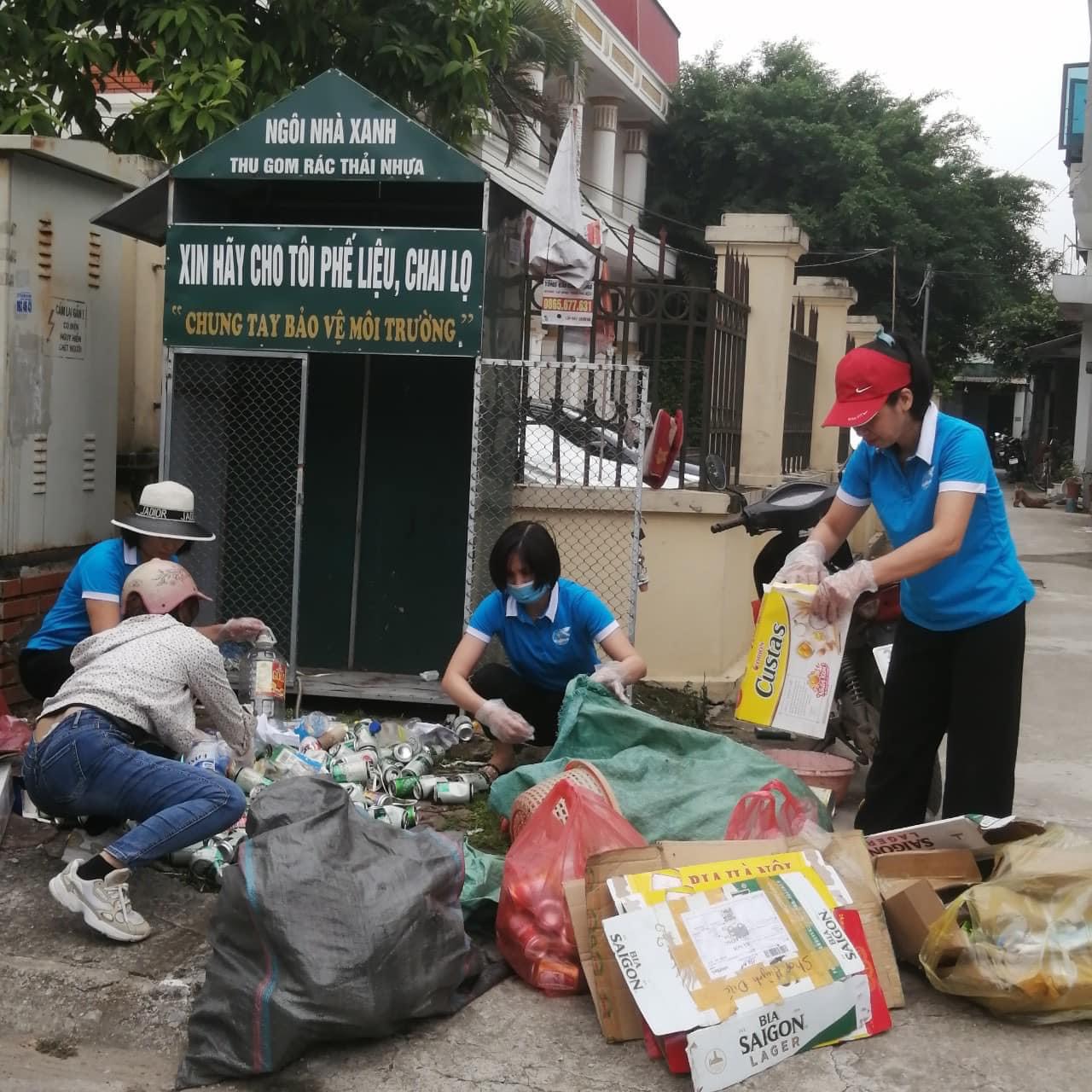 Chị em phụ nữ Hà Đông “Biến rác thành tiền” hỗ trợ nhiều phụ nữ khó khăn - ảnh 3