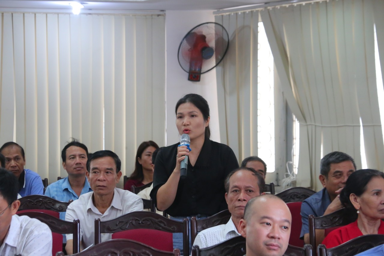 Cử tri Sơn Tây kiến nghị thành phố mở thêm tuyến xe buýt du lịch - ảnh 1