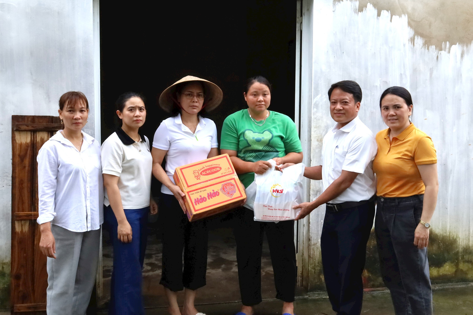 Người dân vùng lũ Chương Mỹ đang dần trở lại cuộc sống bình thường - ảnh 1