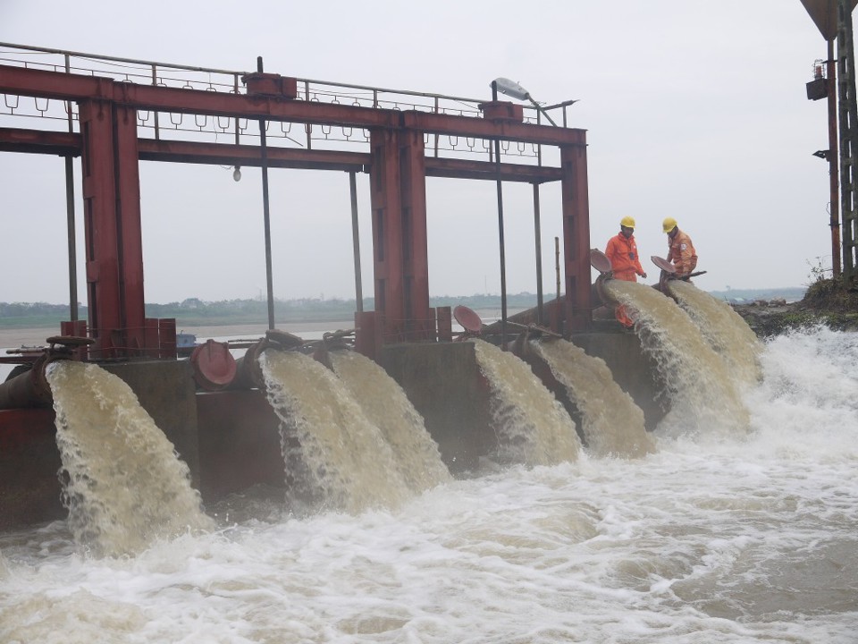 Sơn Tây: Không có thiệt hại về người, có hơn 424 cây bị gãy đổ do bão số 3 - ảnh 3