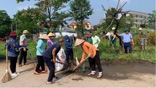 Hoài Đức ra quân tổng vệ sinh môi trường khắc phục hậu quả bão số 3 - ảnh 4