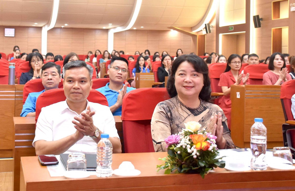 Hơn 200 người lao động được giải đáp về “An toàn lao động và chăm sóc sức khỏe cho người lao động“ - ảnh 1