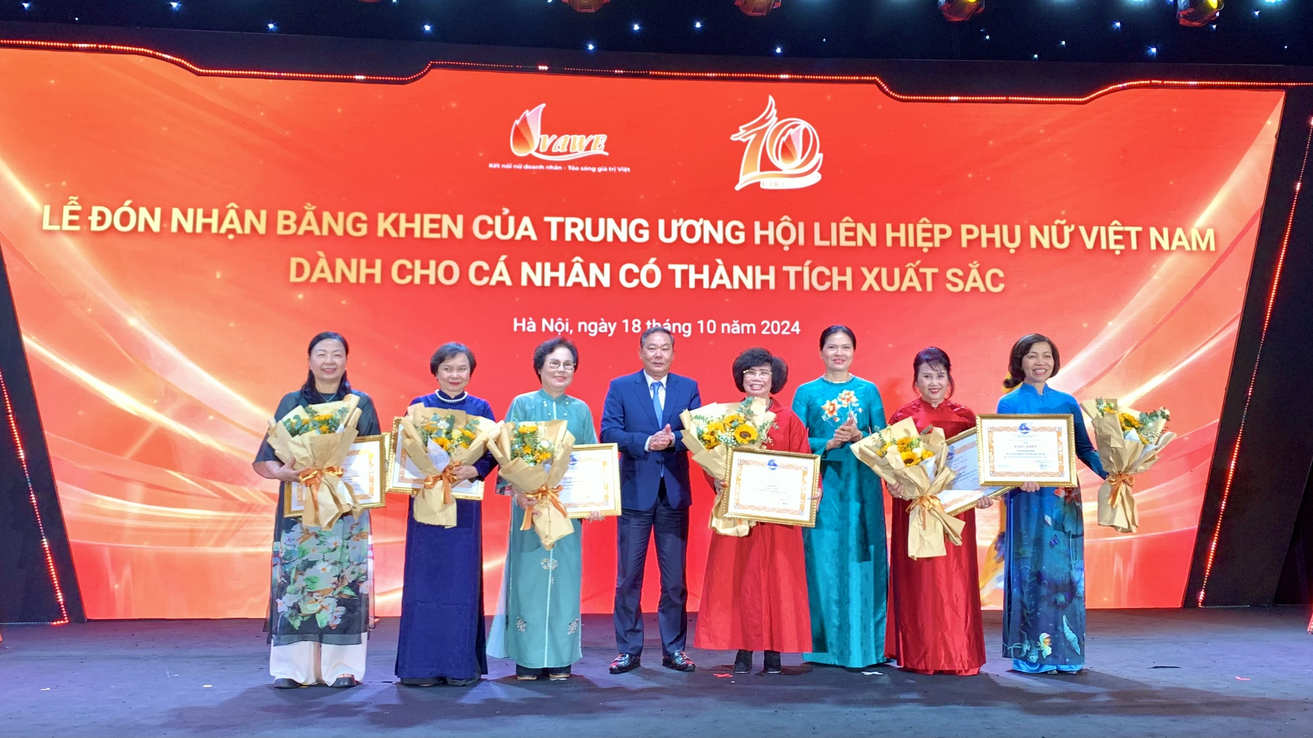 Hiệp hội Nữ doanh nhân Việt Nam nhận Bằng khen của Thủ tướng Chính phủ - ảnh 4
