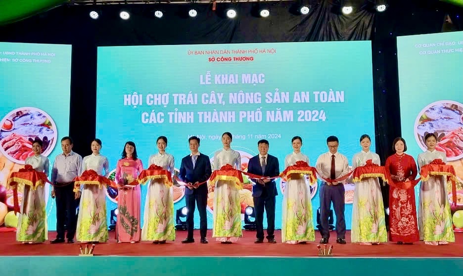 Khai mạc Hội chợ trái cây, nông sản an toàn tại Thanh Trì - ảnh 1