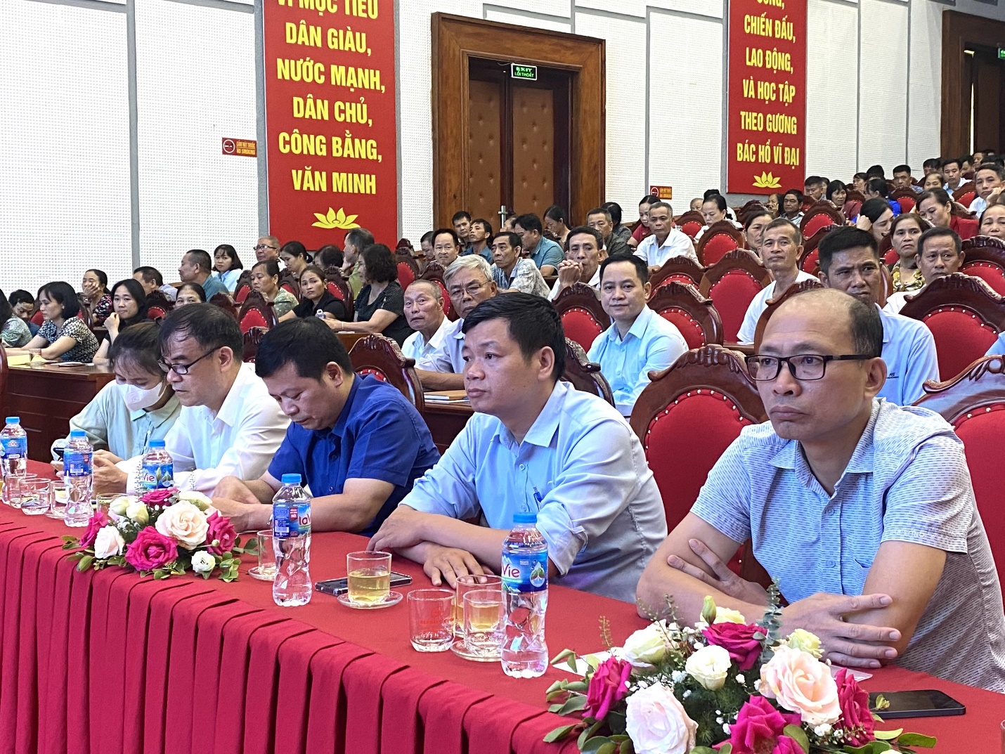 Nhịp cầu nhà nông nâng cao kỹ thuật canh tác cho nông dân Mê Linh - ảnh 1