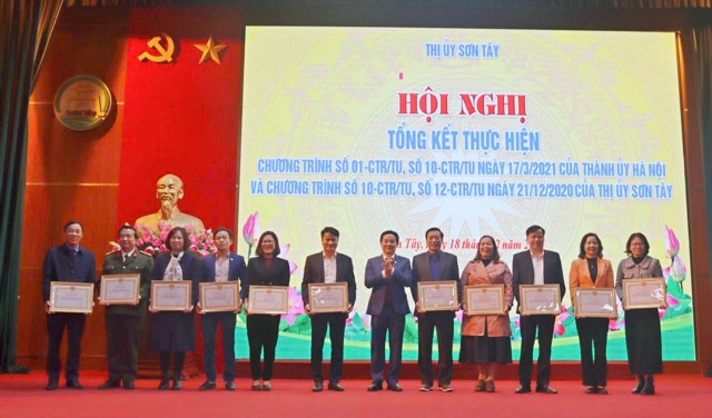 Sơn Tây xây dựng Đảng bộ và hệ thống chính trị trong sạch, vững mạnh - ảnh 5
