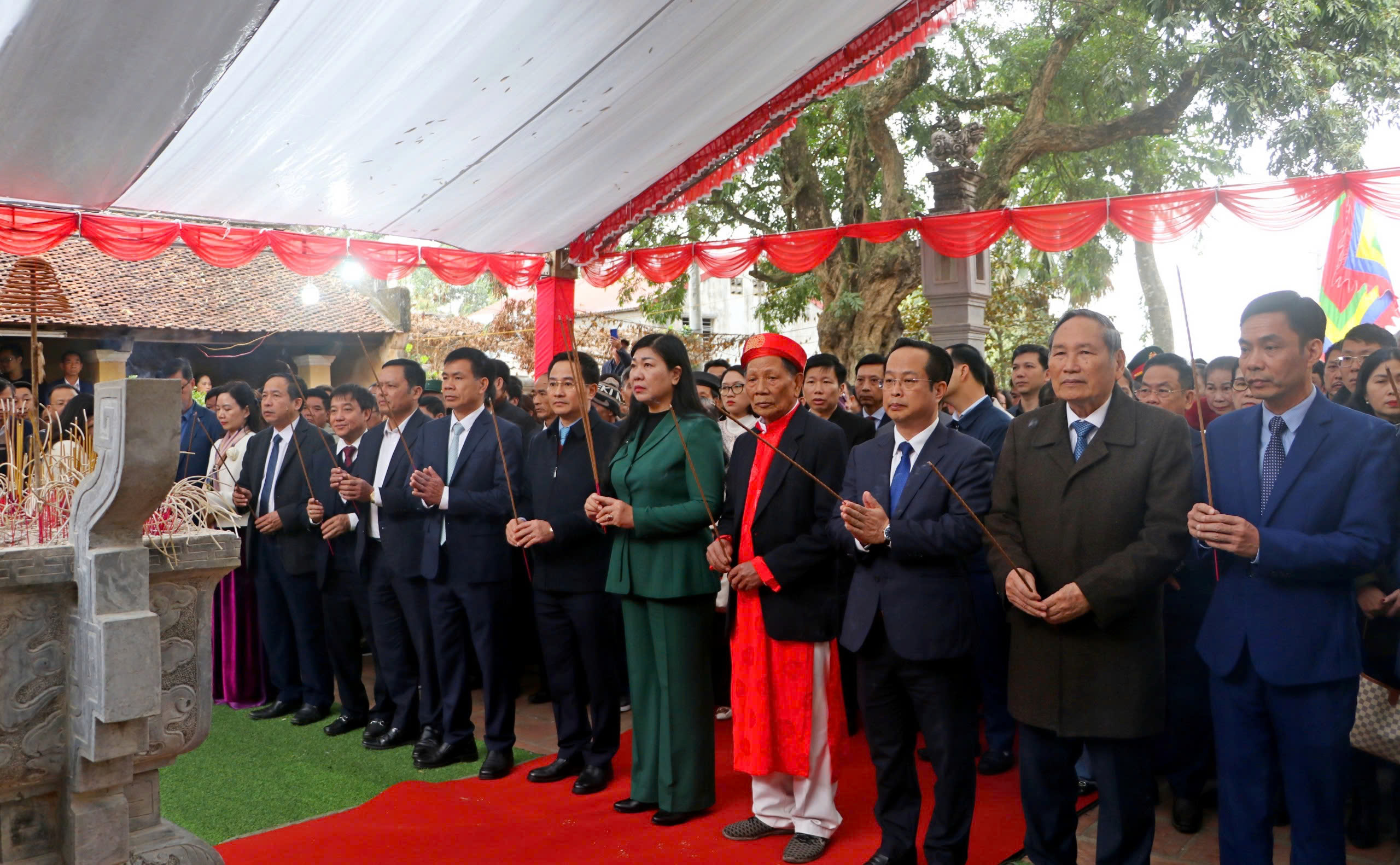 Sơn Tây long trọng khai bút đầu năm và phát động Tết trồng cây xuân Ất Tỵ 2025 - ảnh 17