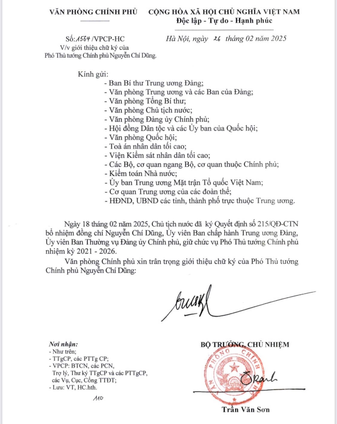 Chữ ký của 2 tân Phó Thủ tướng Chính phủ: Nguyễn Chí Dũng và Mai Văn Chính - ảnh 1