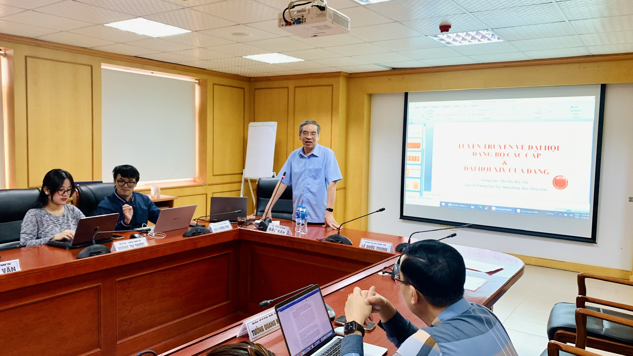 Bồi dưỡng nghiệp vụ thông tin, tuyên truyền về Đại hội Đảng bộ các cấp, Đại hội XIV của Đảng - ảnh 2
