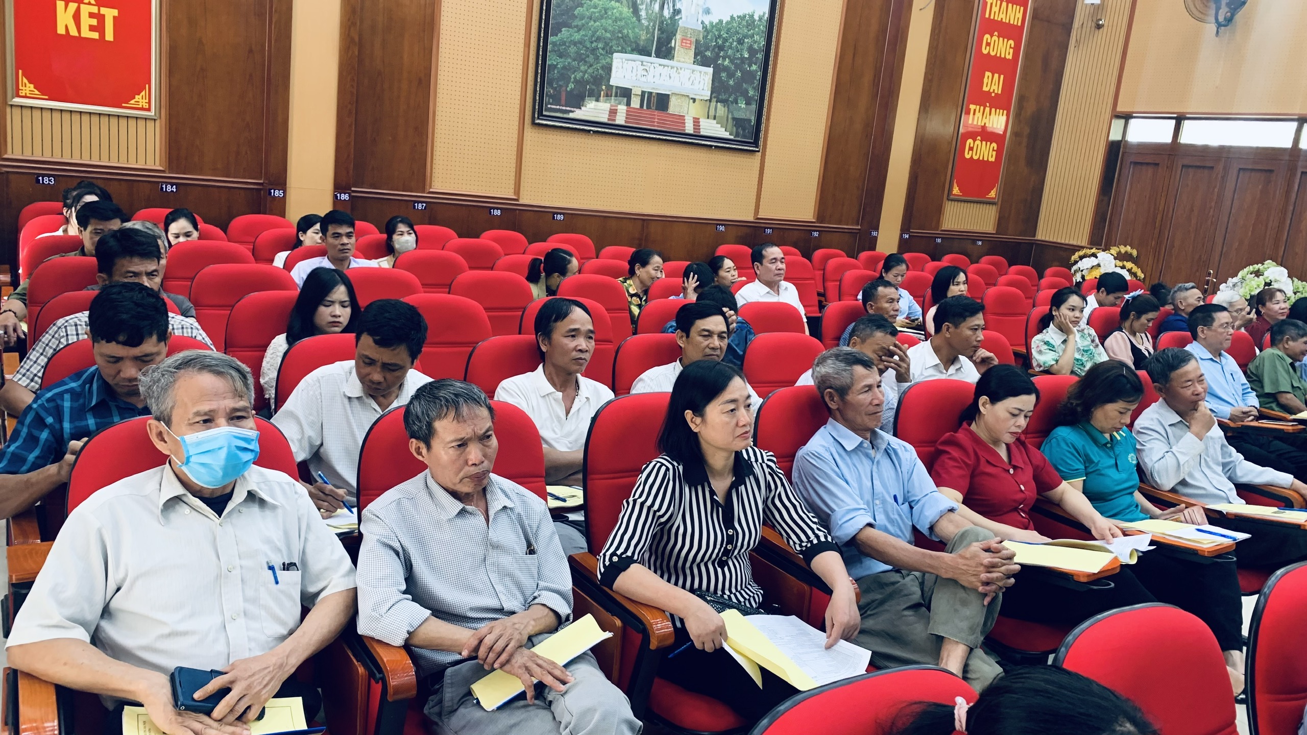 Các chuyên gia, nhà khoa học giải đáp và cung cấp kiến thúc cho hơn 200 nhà nông - ảnh 8