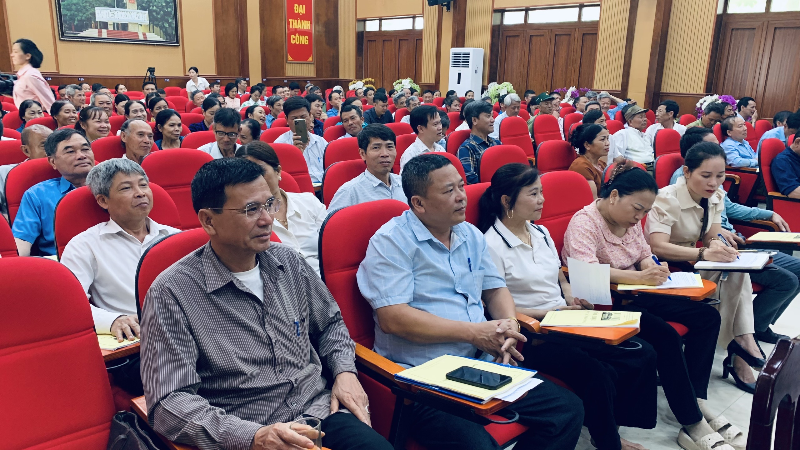 Các chuyên gia, nhà khoa học giải đáp và cung cấp kiến thúc cho hơn 200 nhà nông - ảnh 3