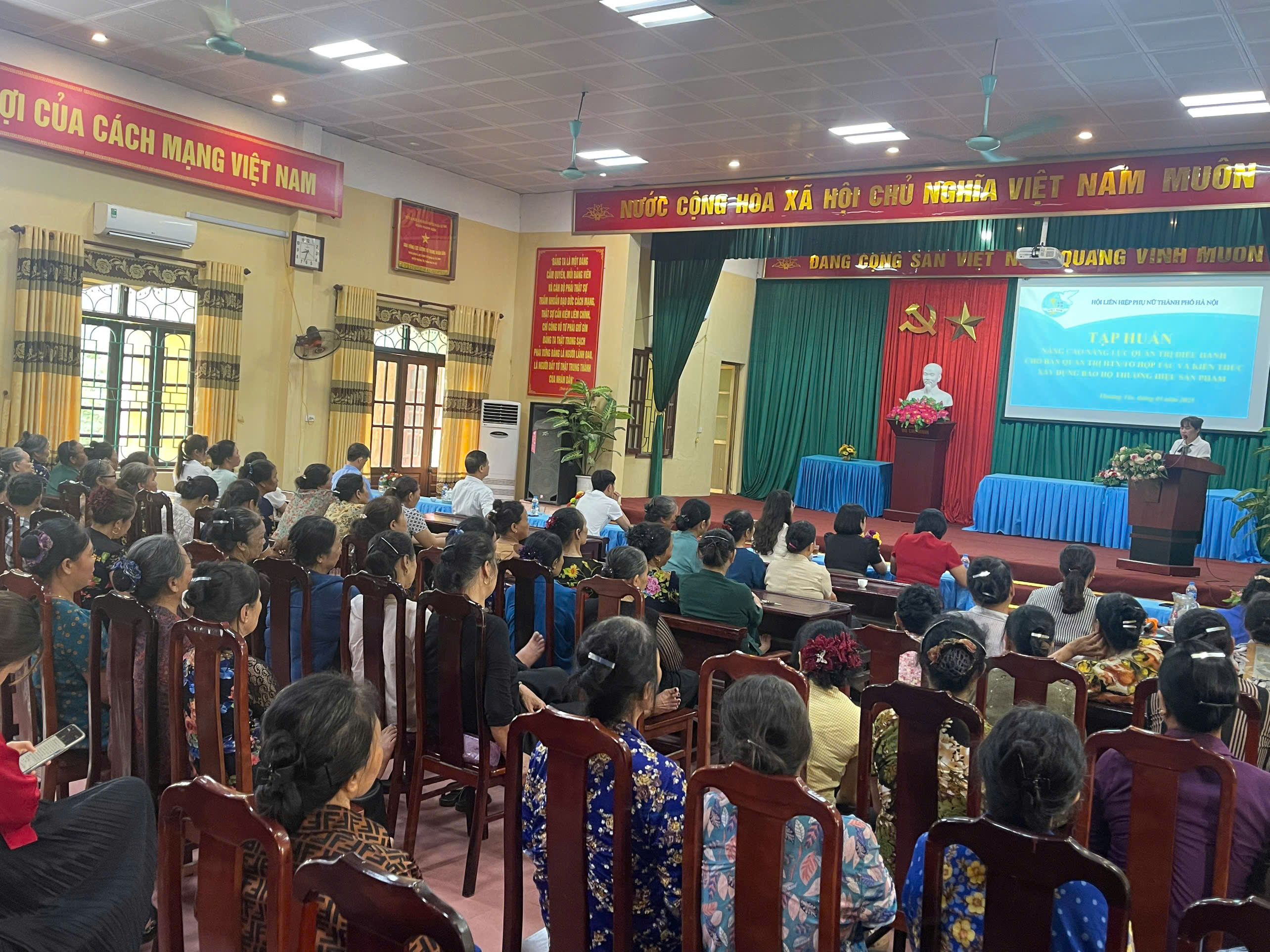 Bồi dưỡng kiến thức quản trị hợp tác xã cho phụ nữ huyện Thường Tín - ảnh 2